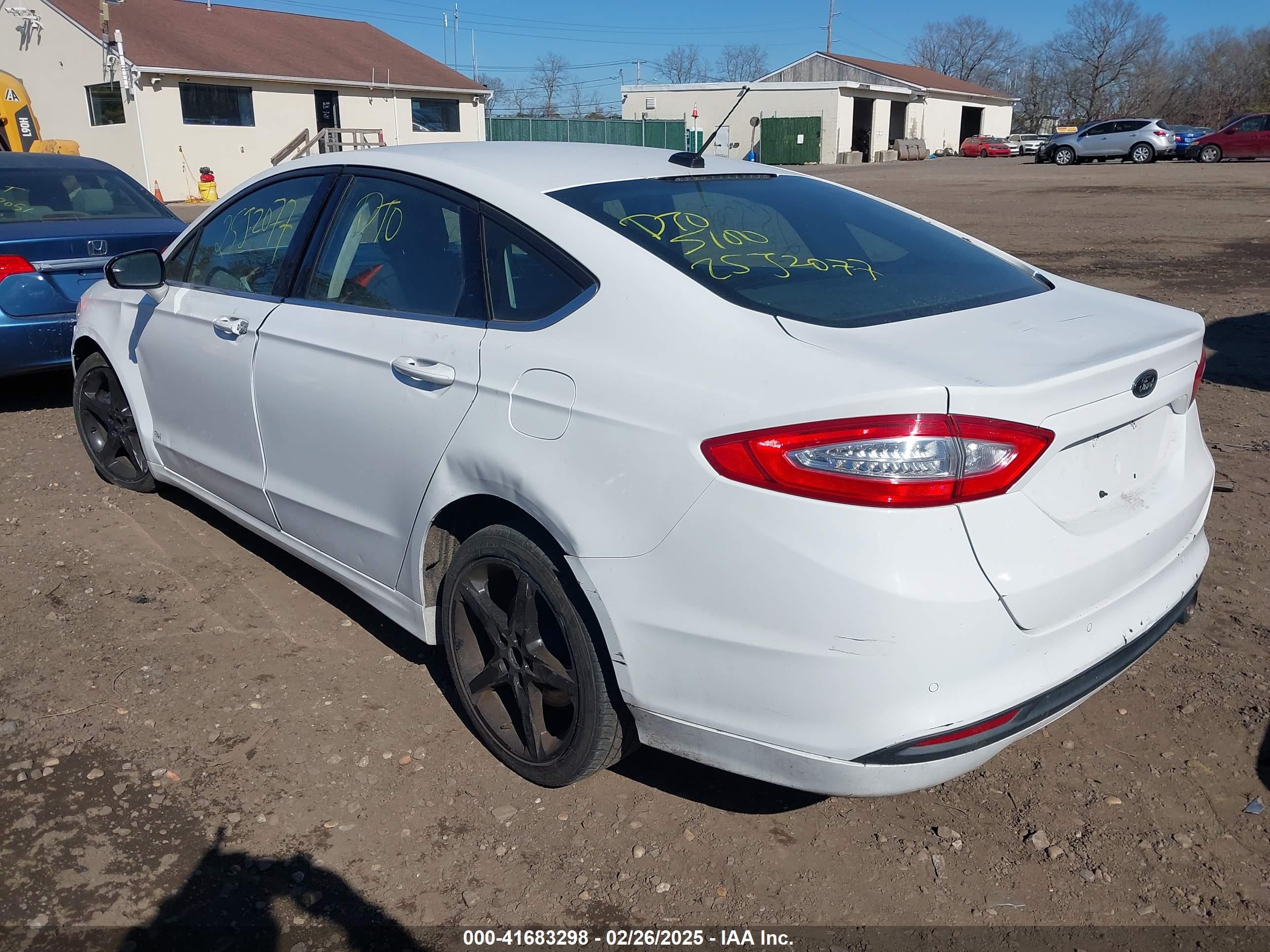 FORD FUSION image 3