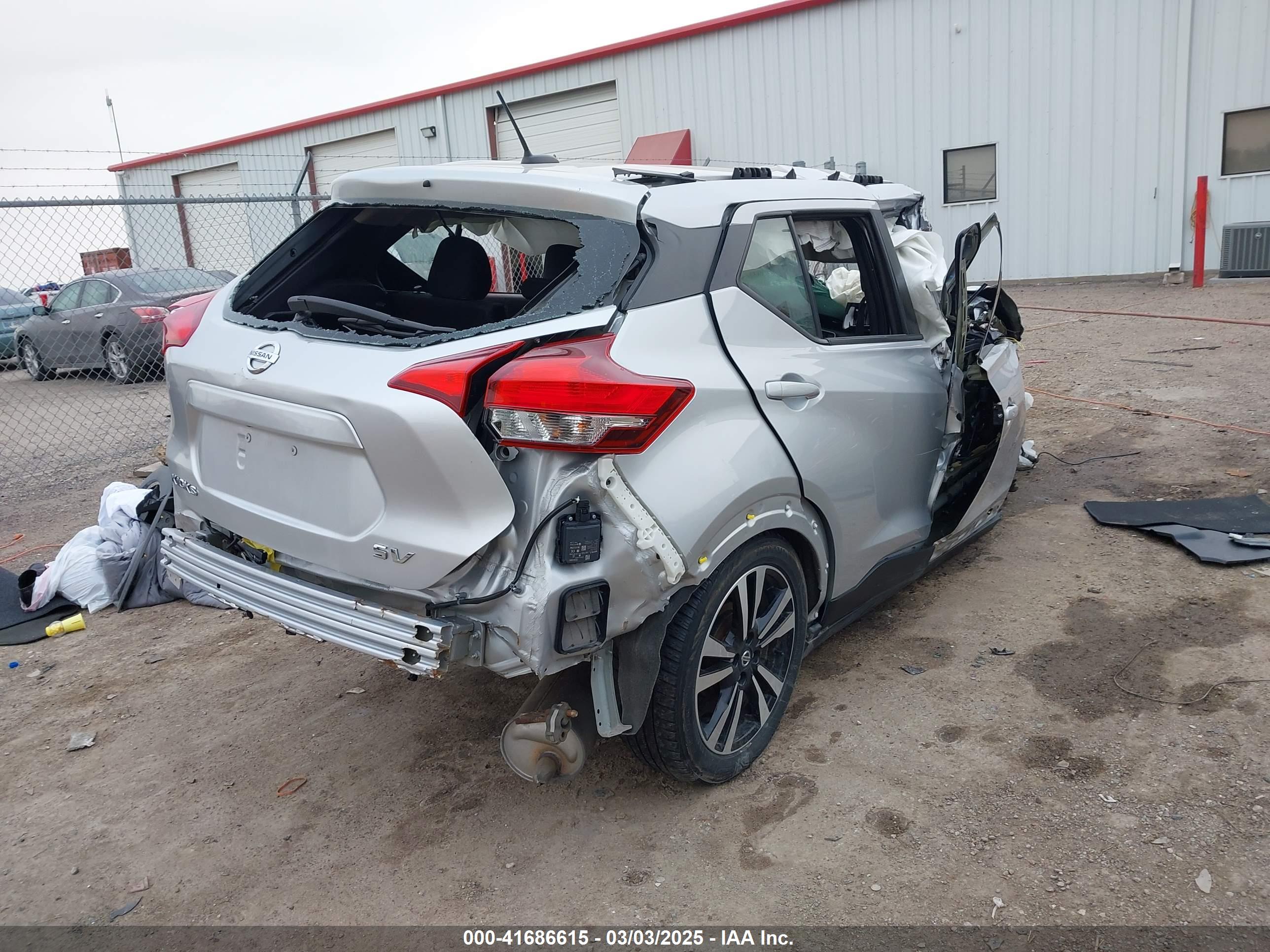 NISSAN KICKS image 4