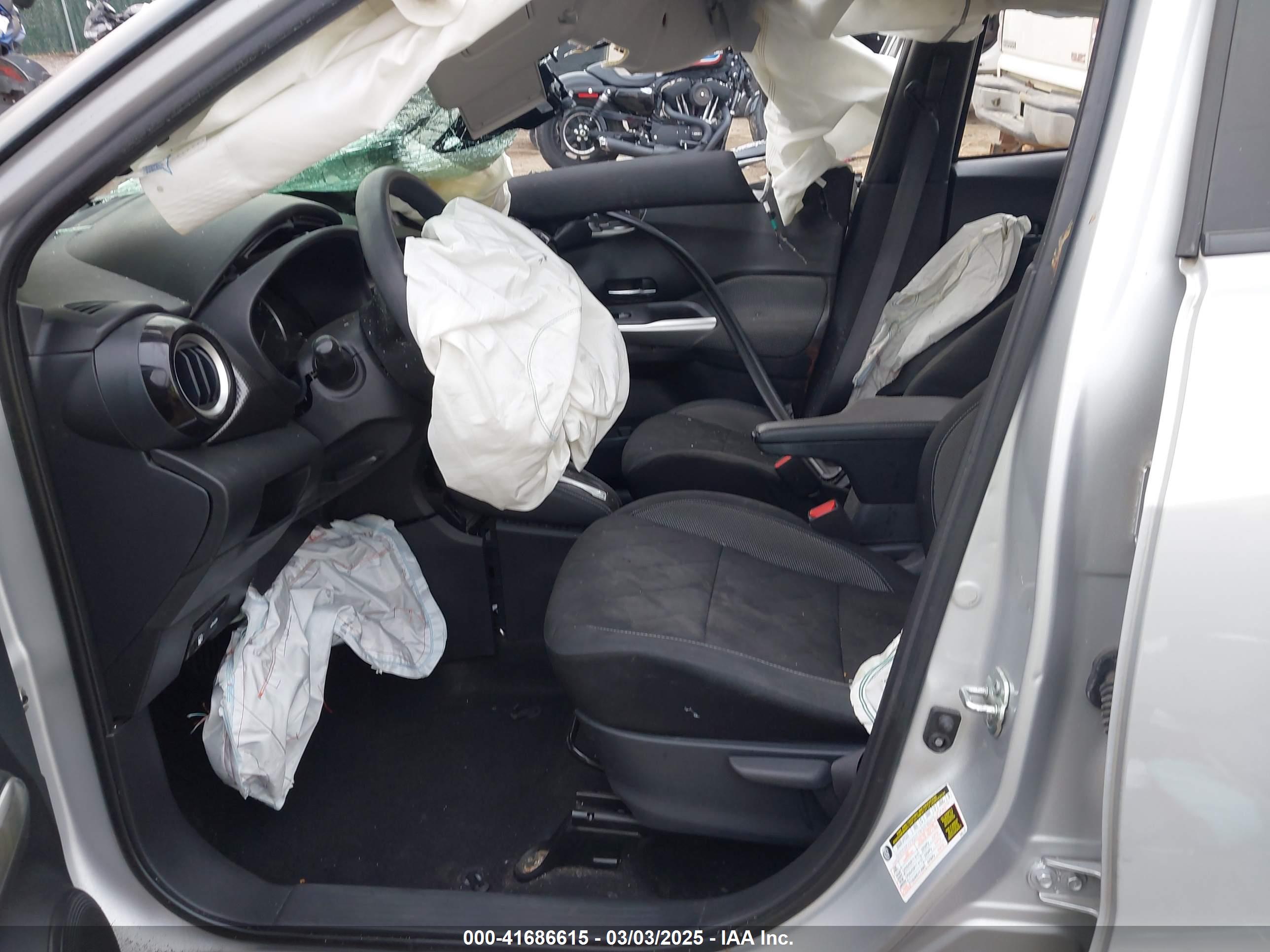 NISSAN KICKS image 5