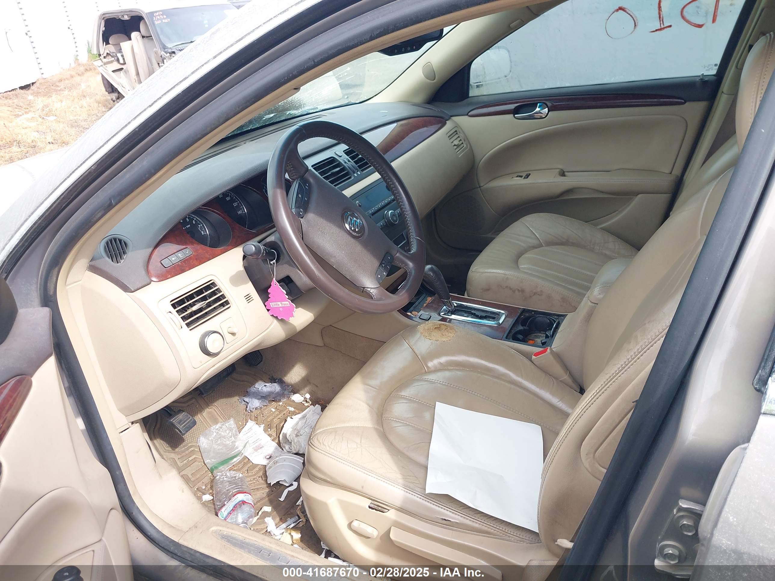BUICK LUCERNE image 5