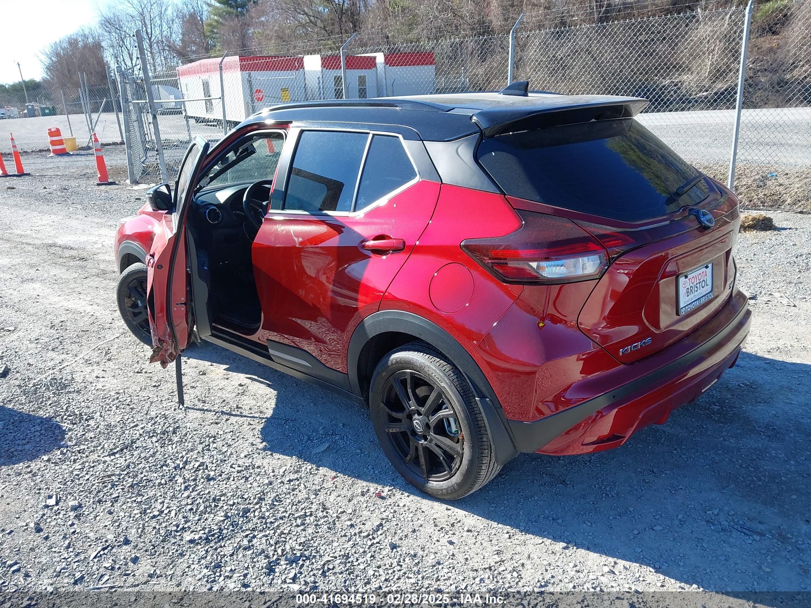 NISSAN KICKS image 3