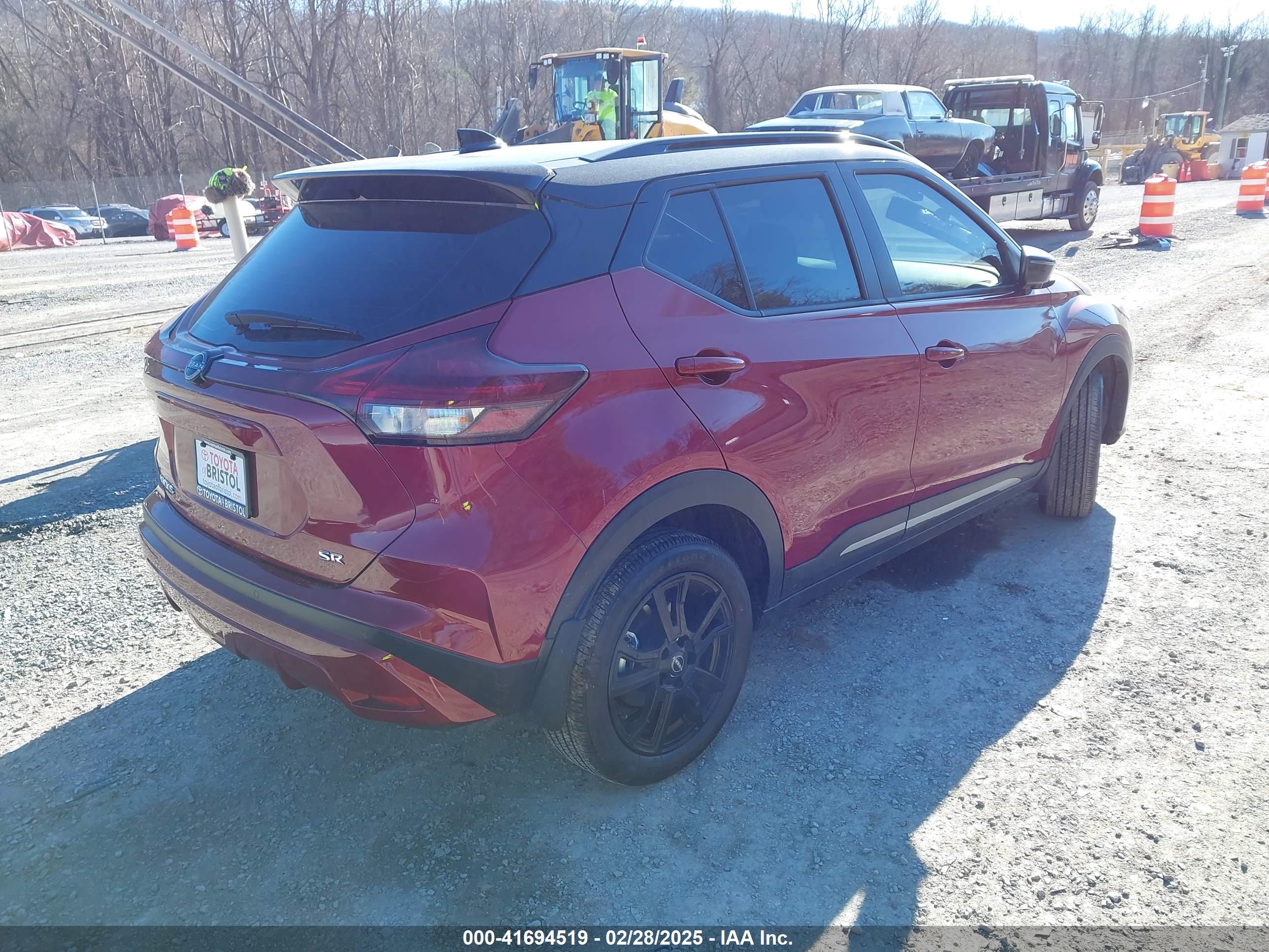 NISSAN KICKS image 4