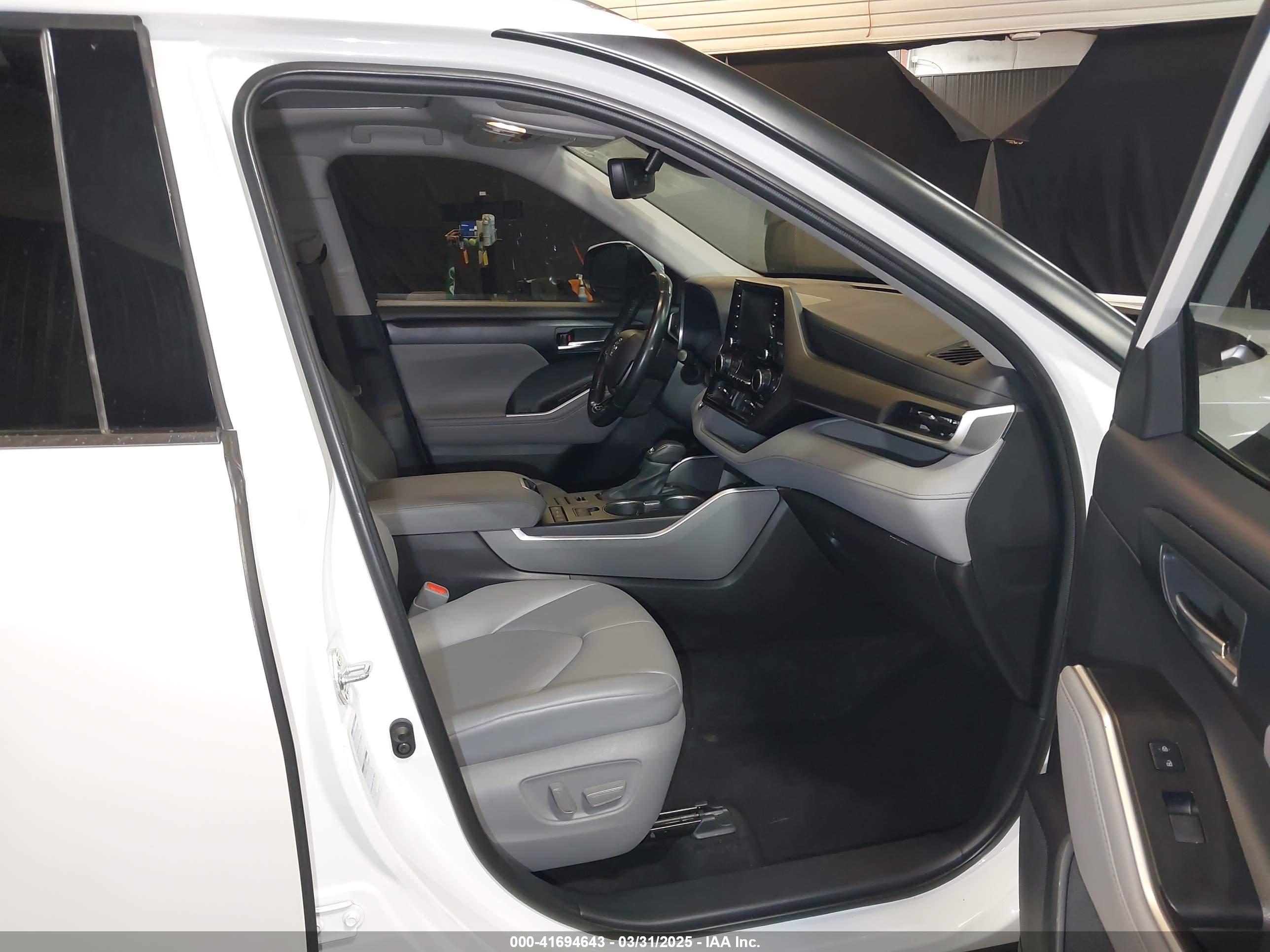 TOYOTA HIGHLANDER image 5