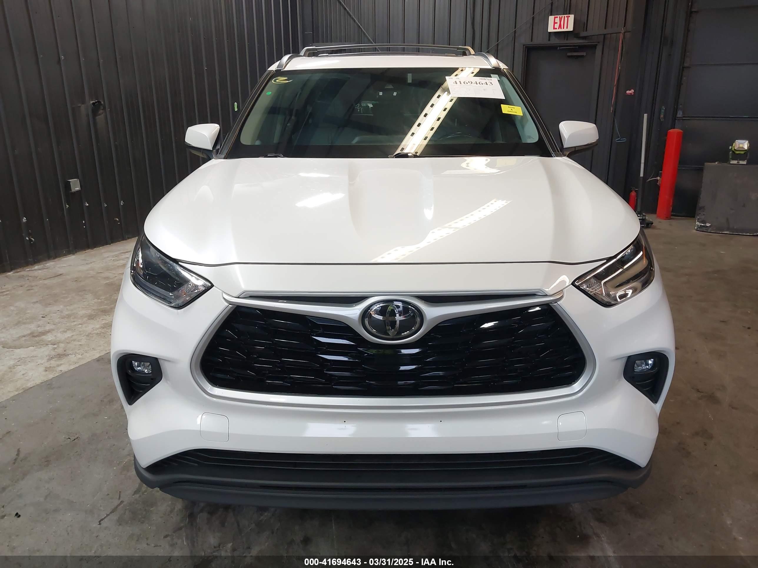 TOYOTA HIGHLANDER image 6