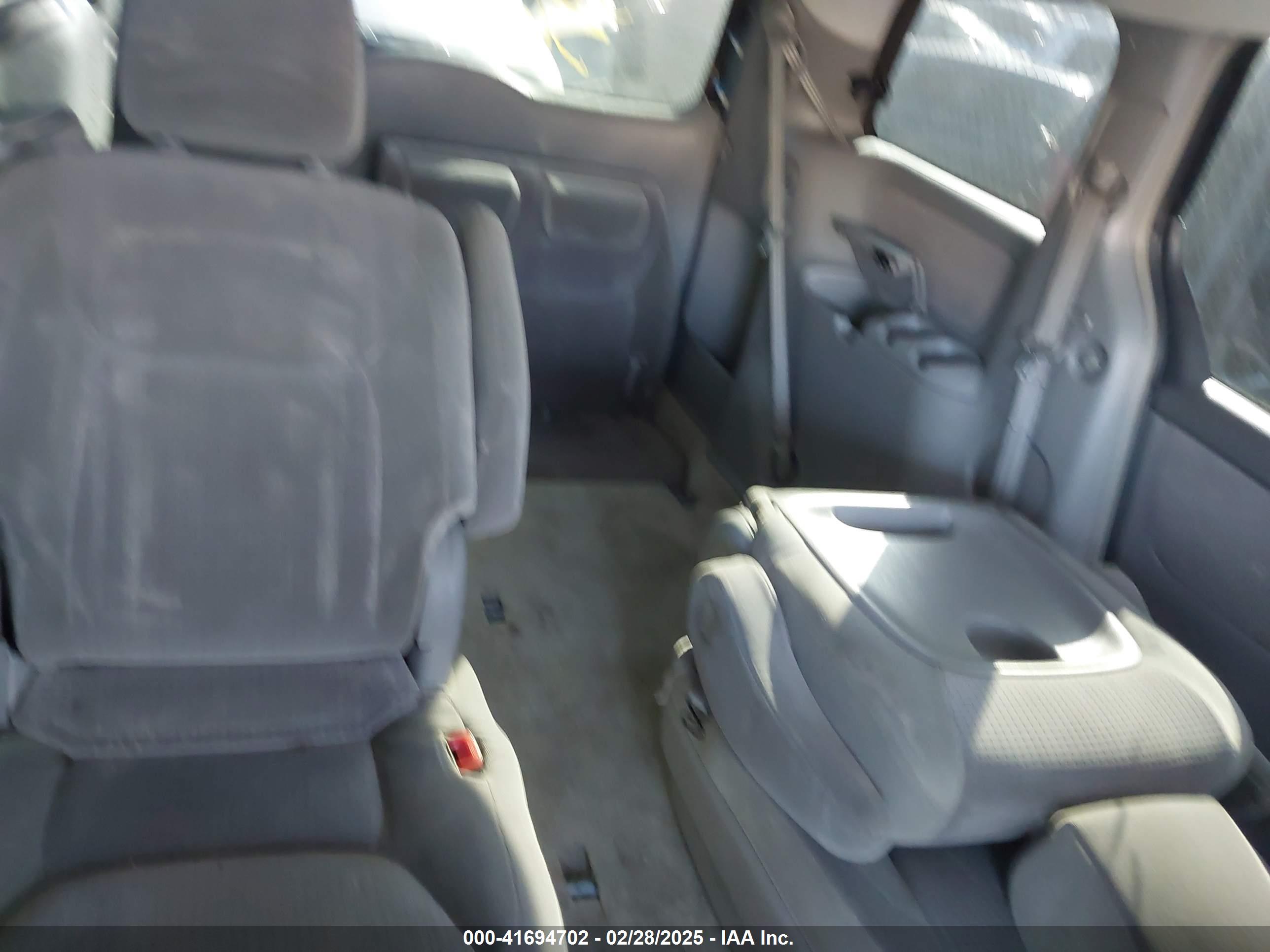 TOYOTA SIENNA image 8