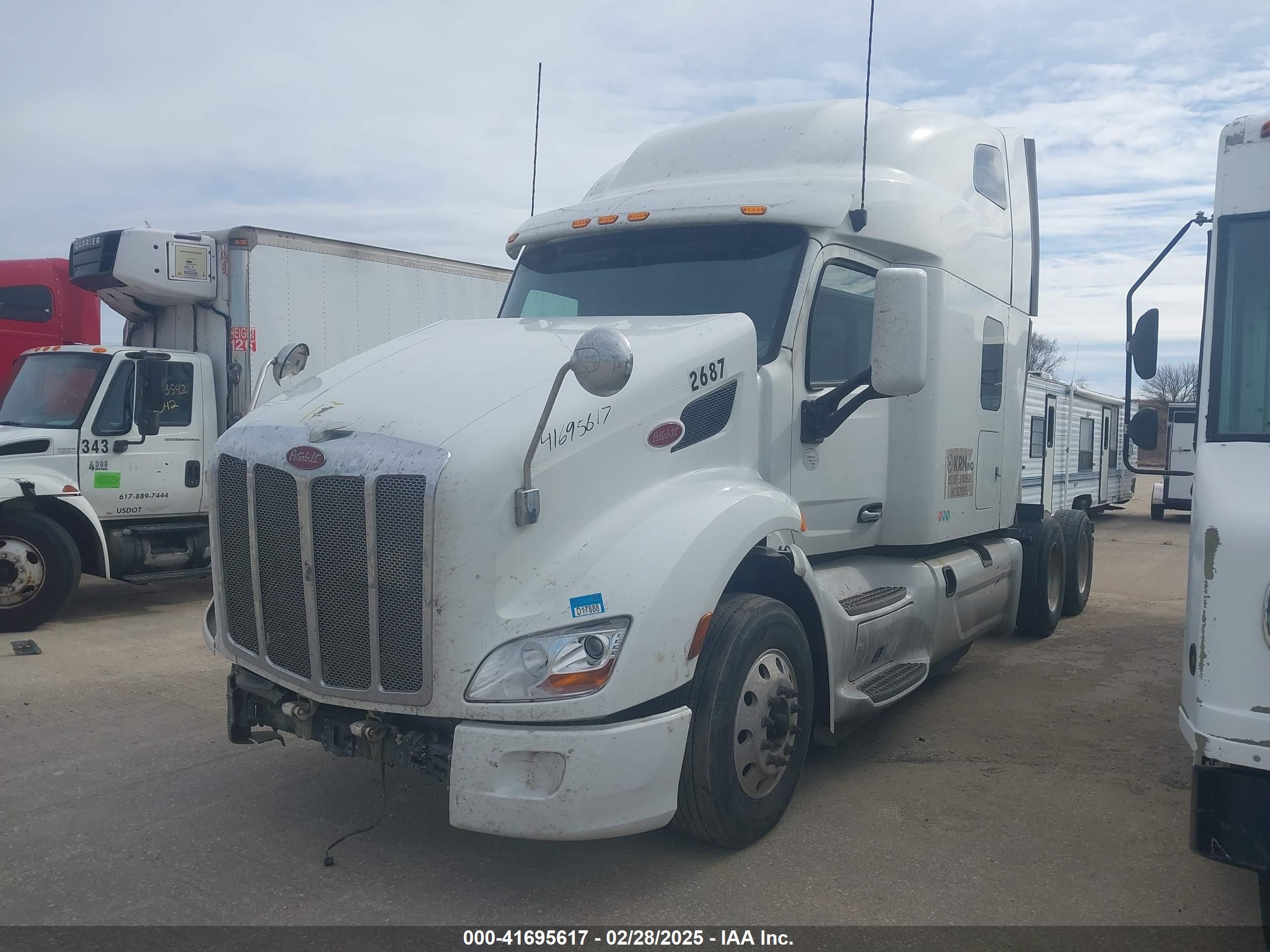 PETERBILT 579 image 2