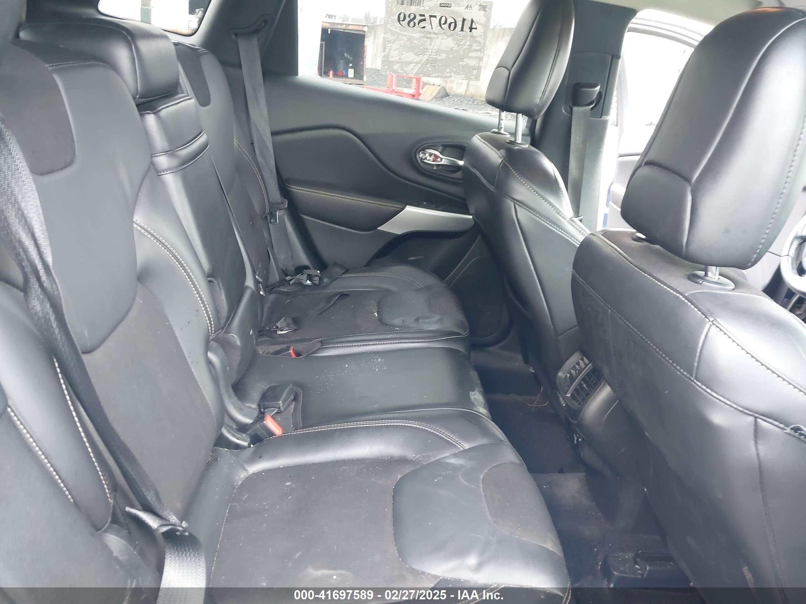 JEEP CHEROKEE image 8