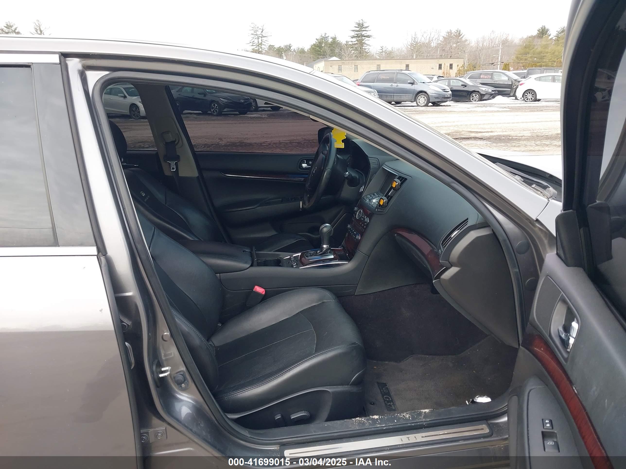 INFINITI G37X image 5