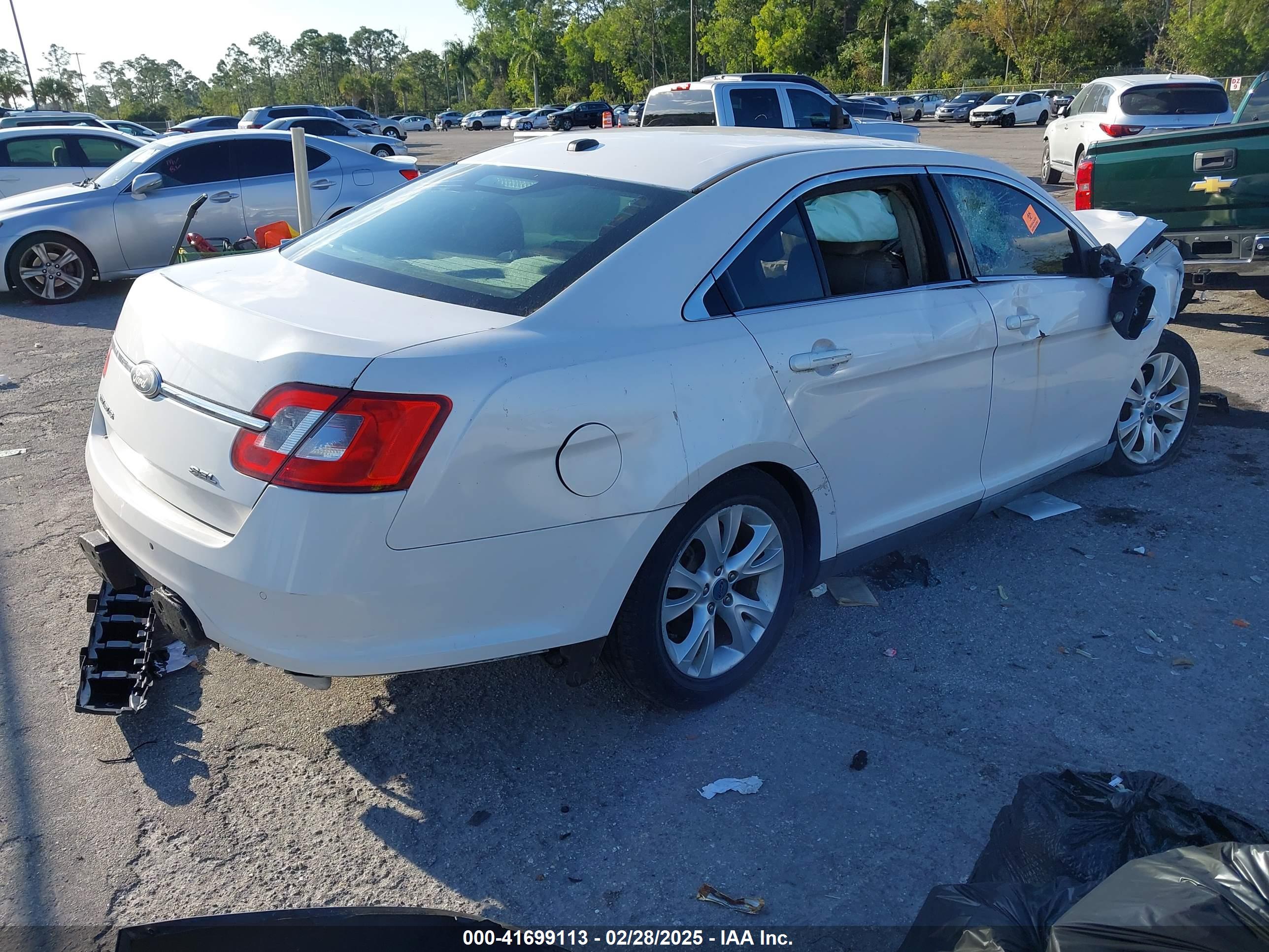 FORD TAURUS image 4
