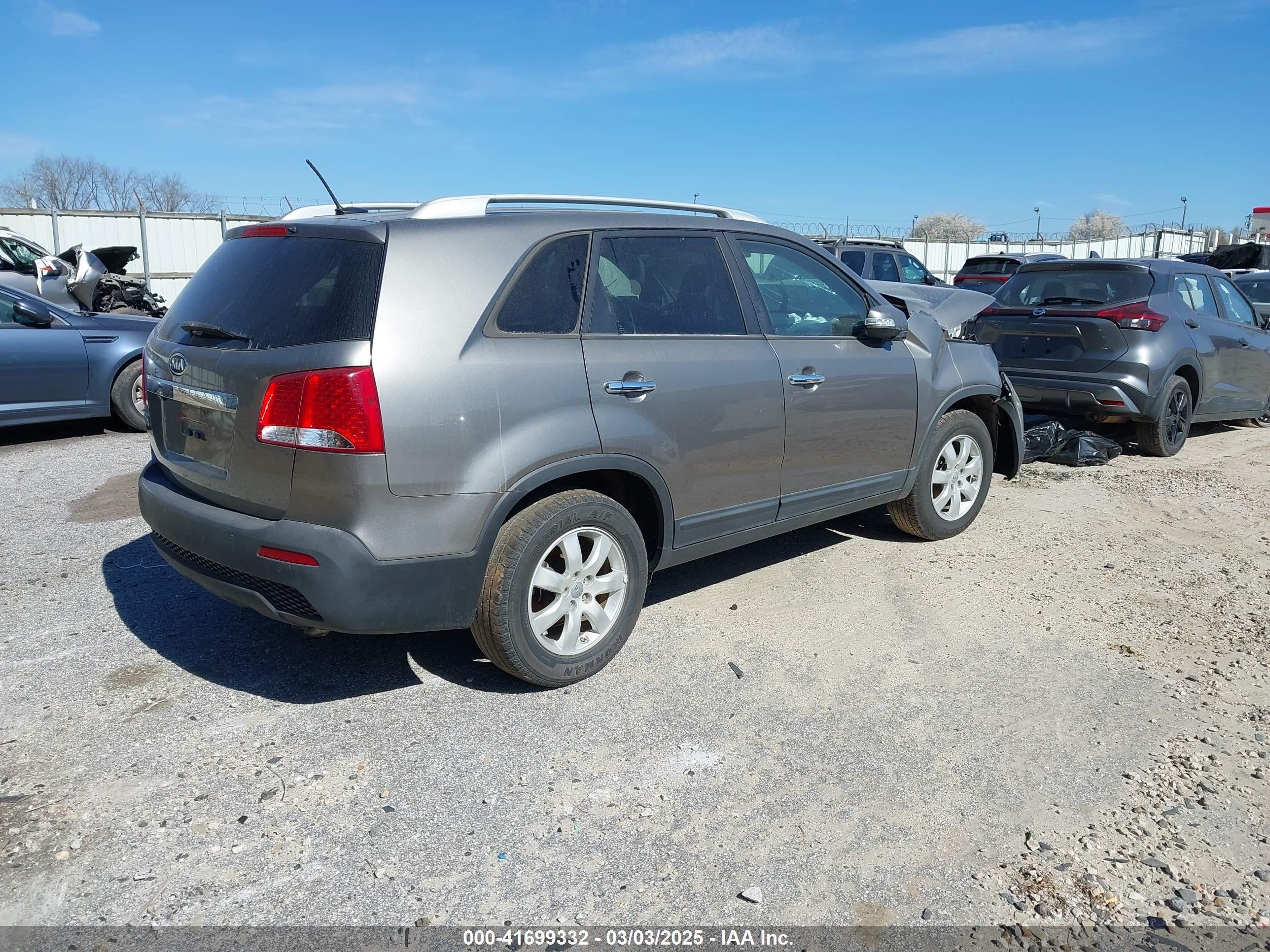 KIA SORENTO image 4