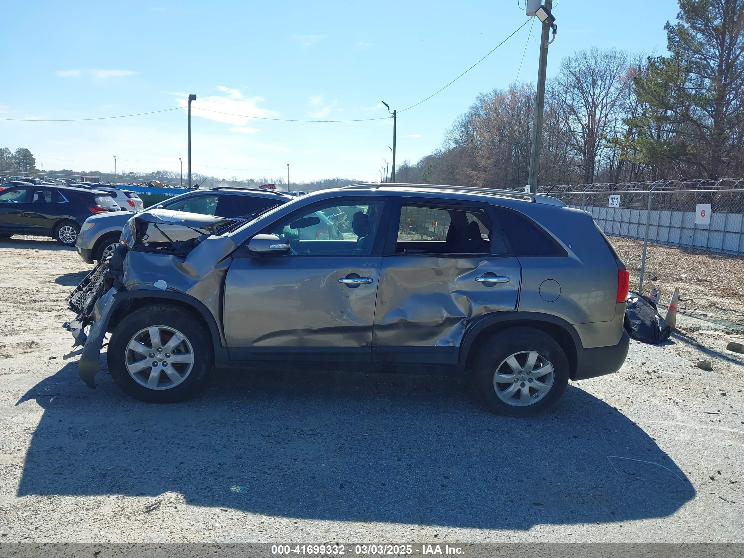 KIA SORENTO image 6