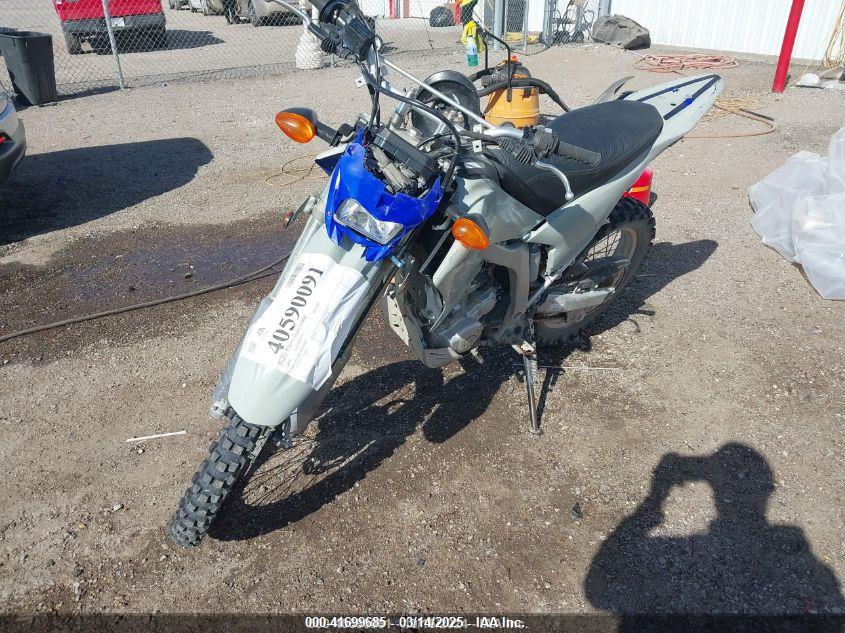 YAMAHA WR250 image 2