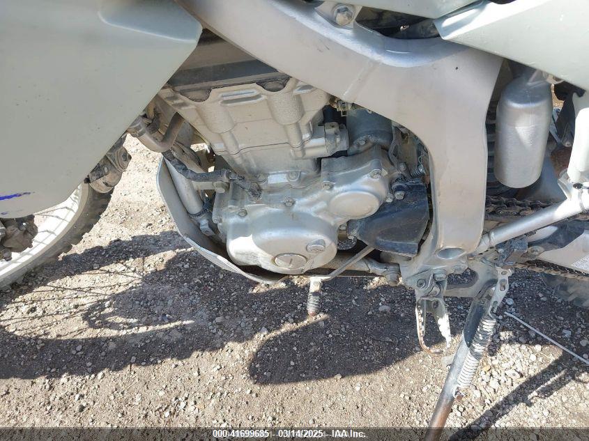 YAMAHA WR250 image 9