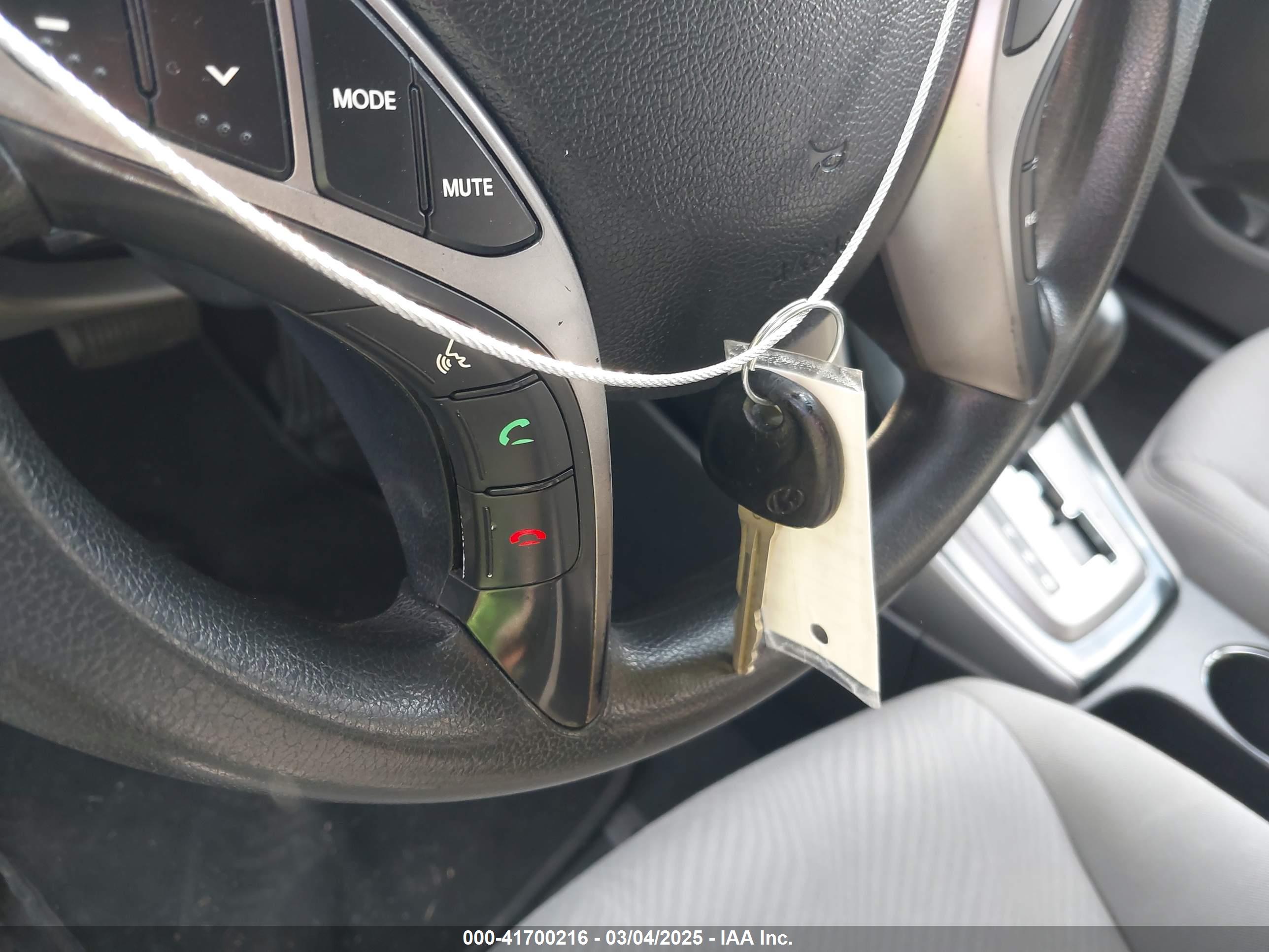 HYUNDAI ELANTRA image 11