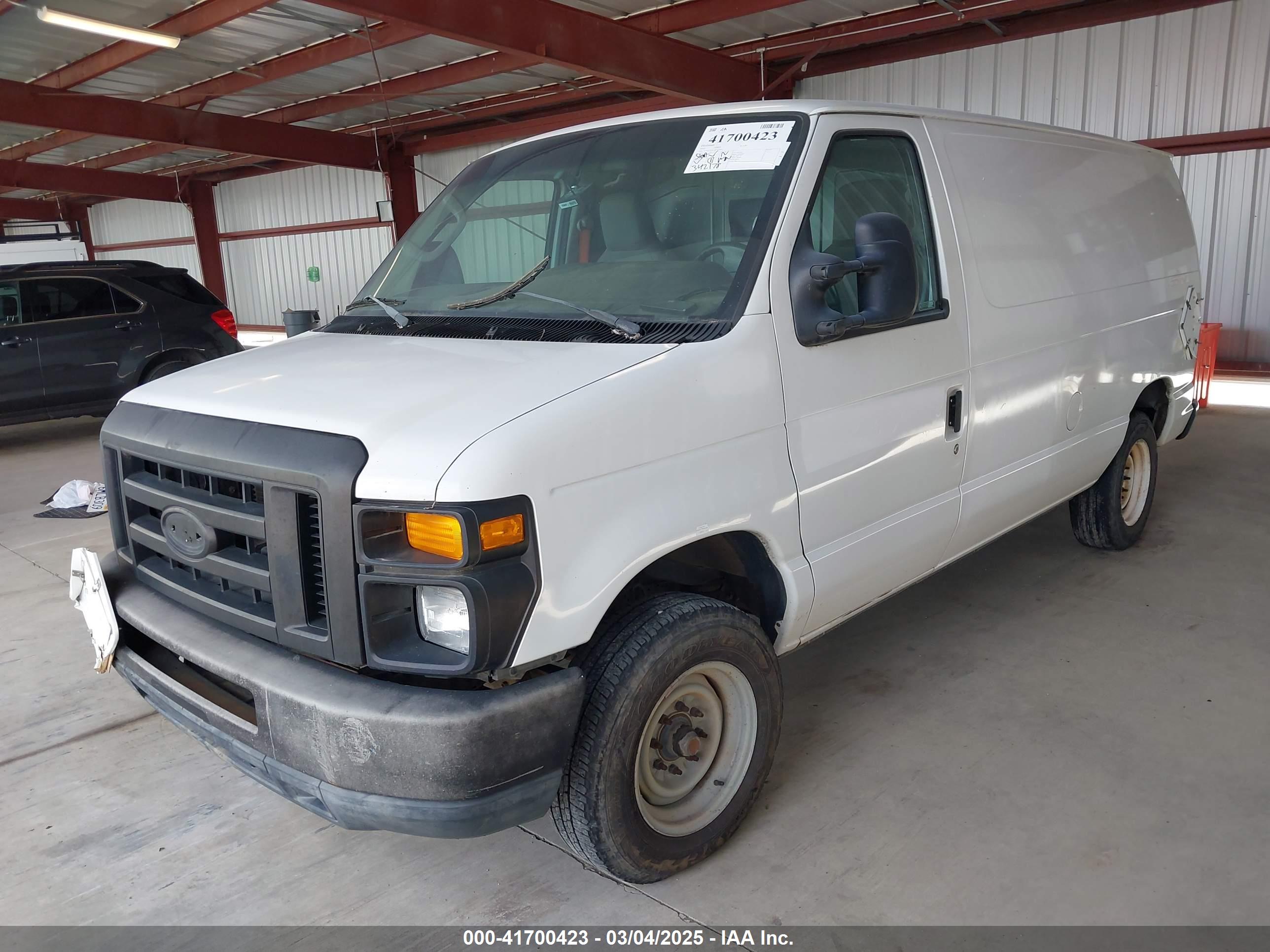 FORD E-150 image 2