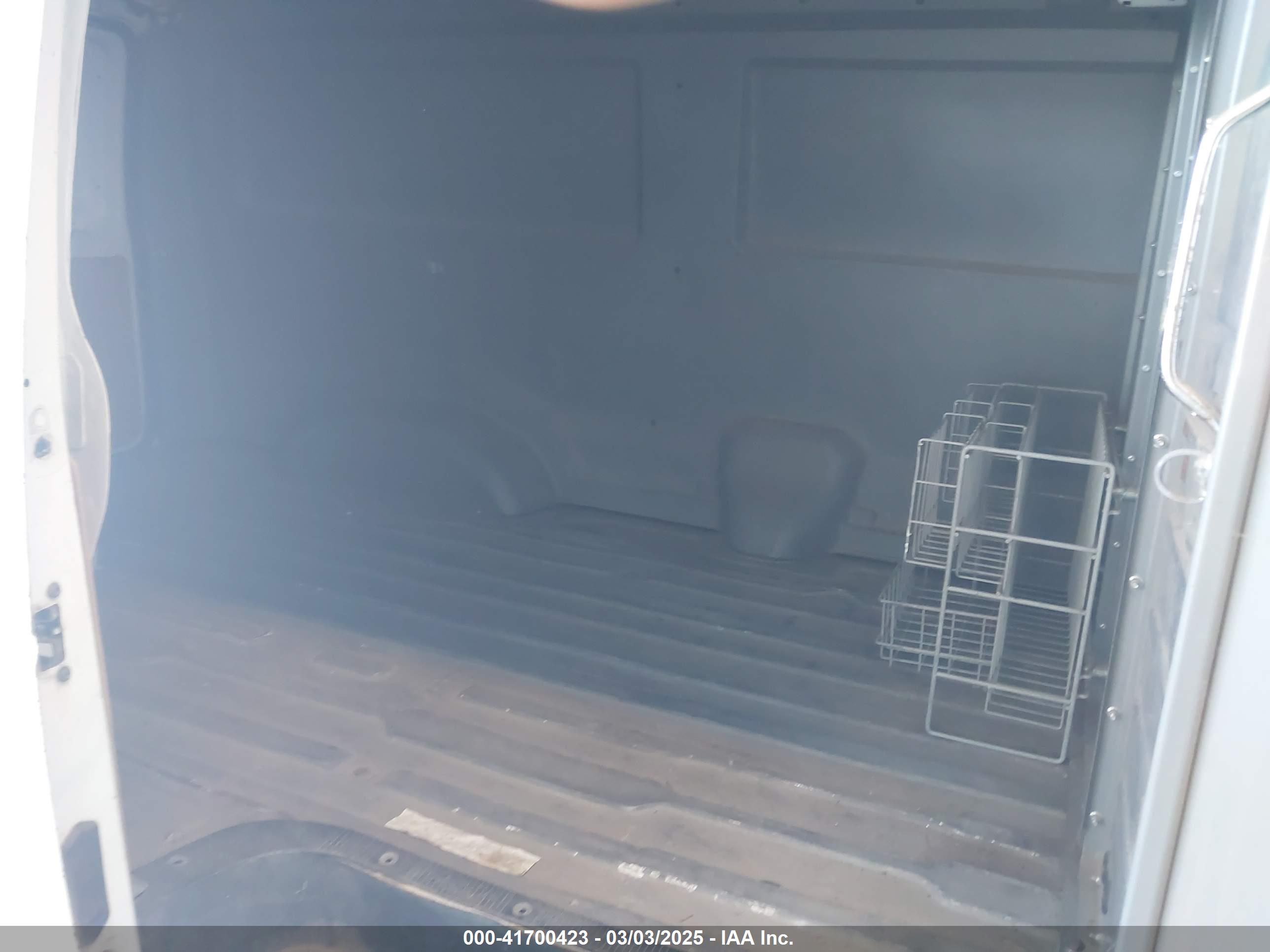 FORD E-150 image 8