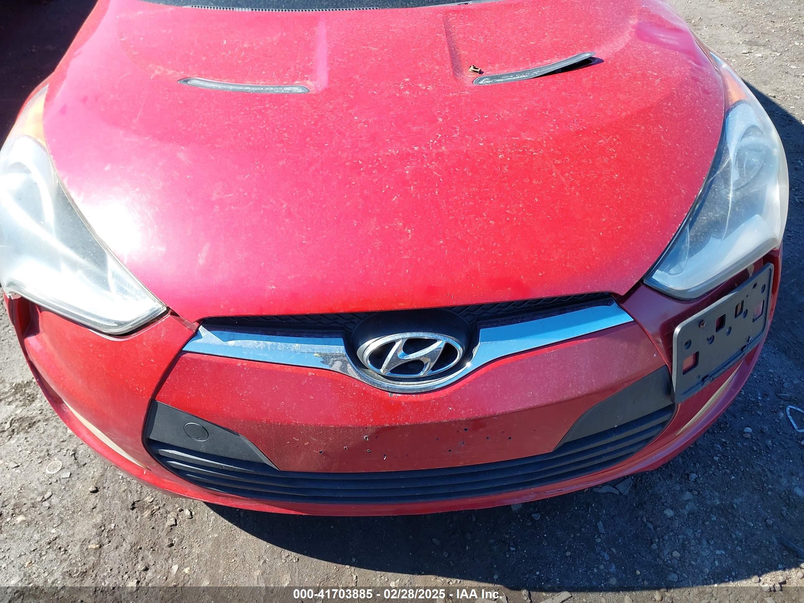 HYUNDAI VELOSTER image 10