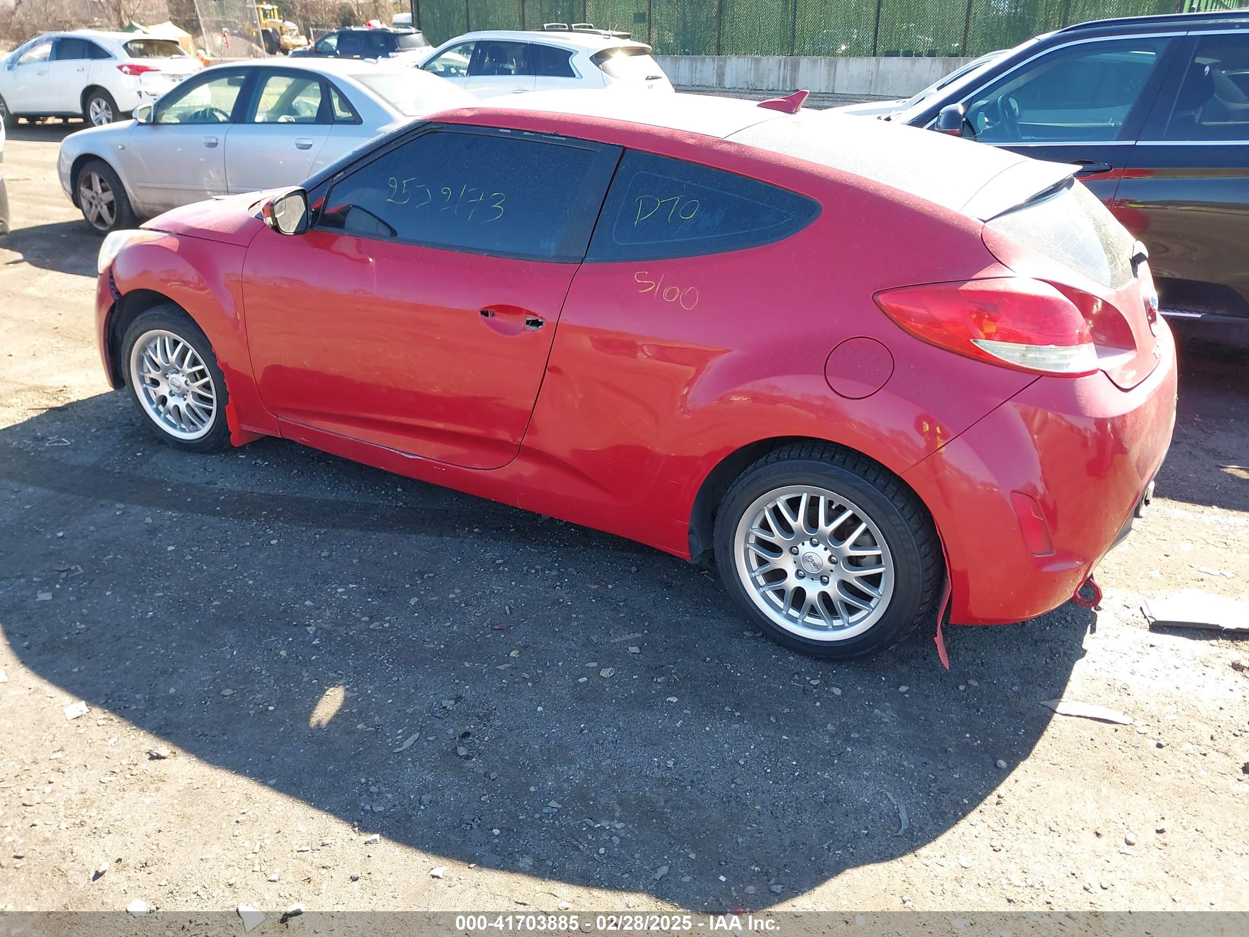 HYUNDAI VELOSTER image 3
