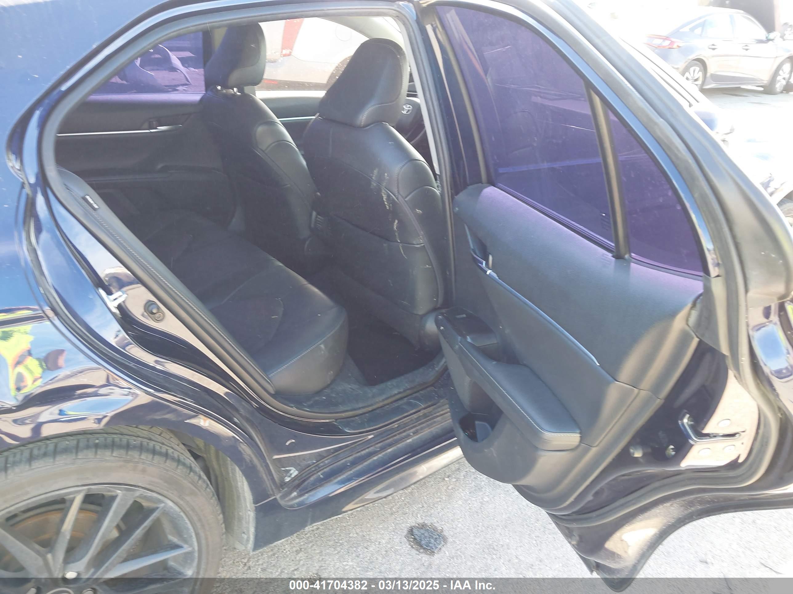 TOYOTA CAMRY image 8