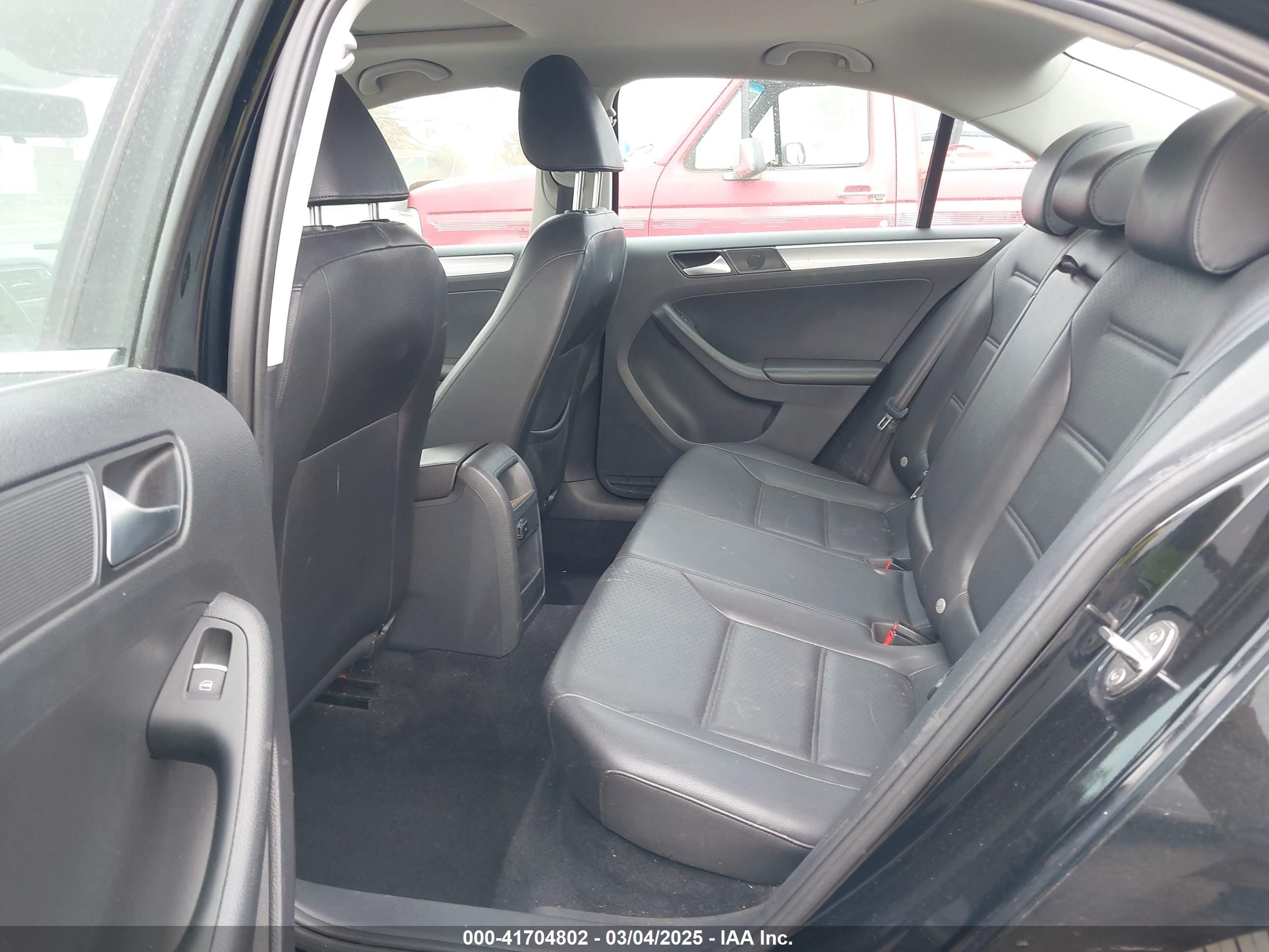 VOLKSWAGEN JETTA image 8