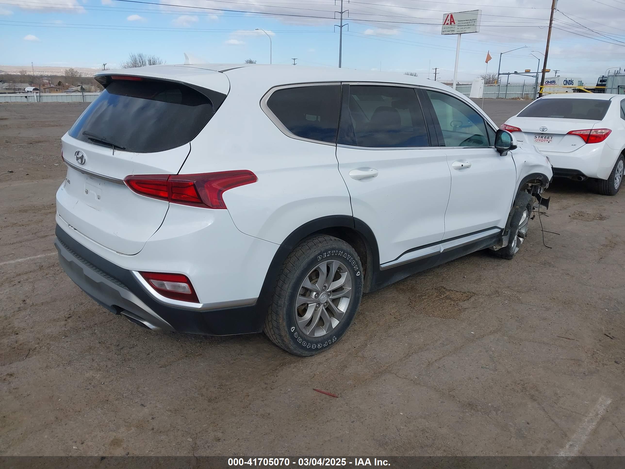 HYUNDAI SANTA image 4