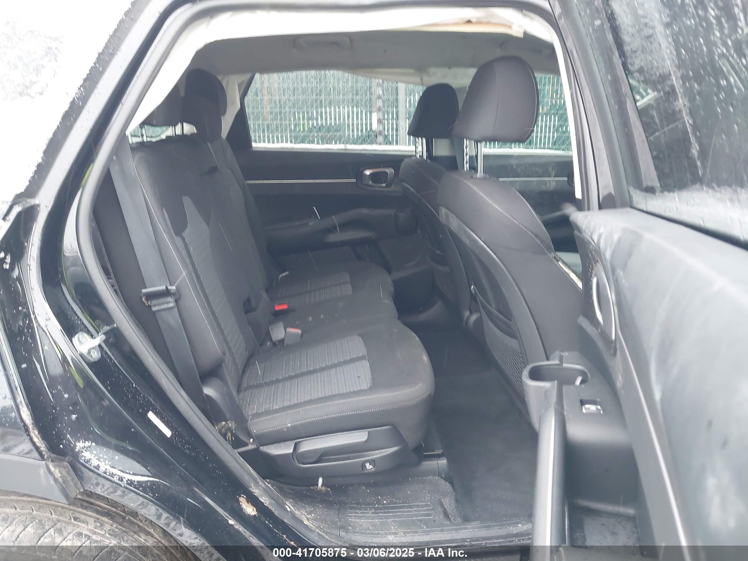 KIA SORENTO image 8
