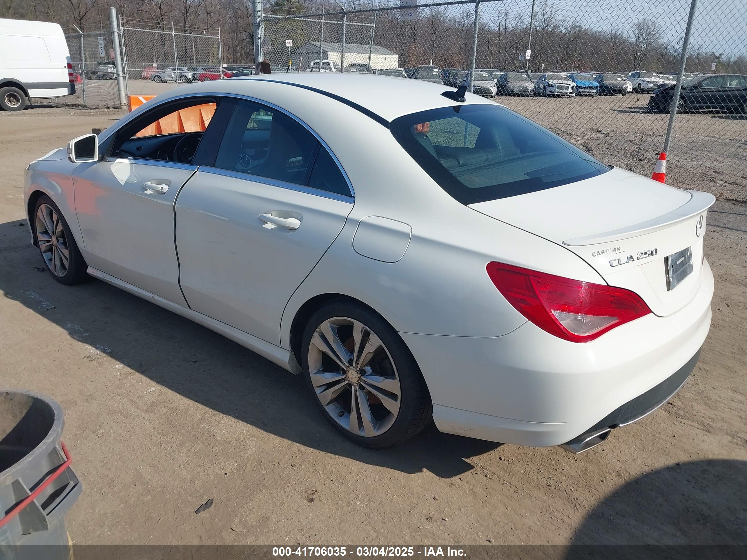 MERCEDES-BENZ CLA image 3