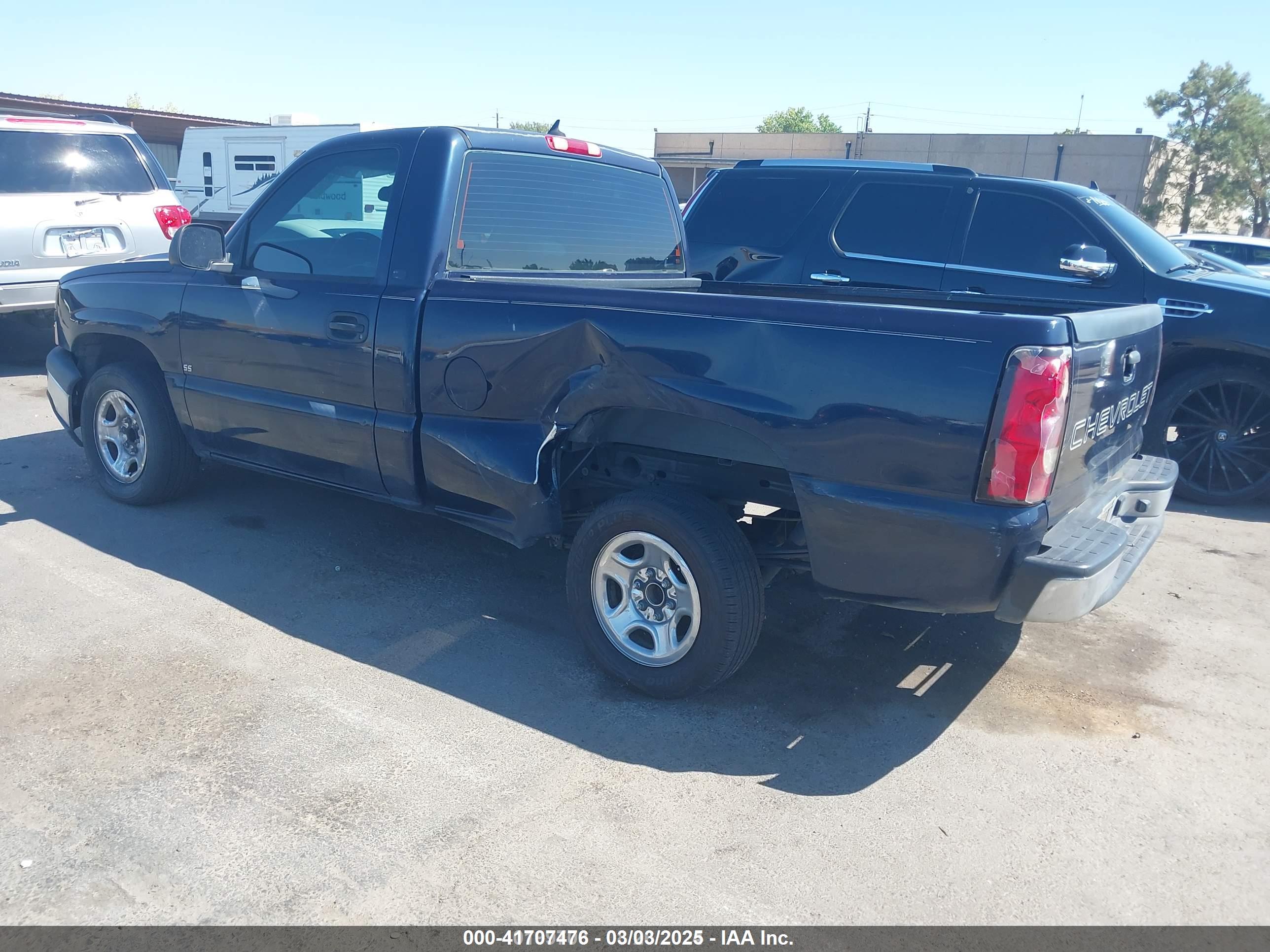 CHEVROLET SILVERADO image 3
