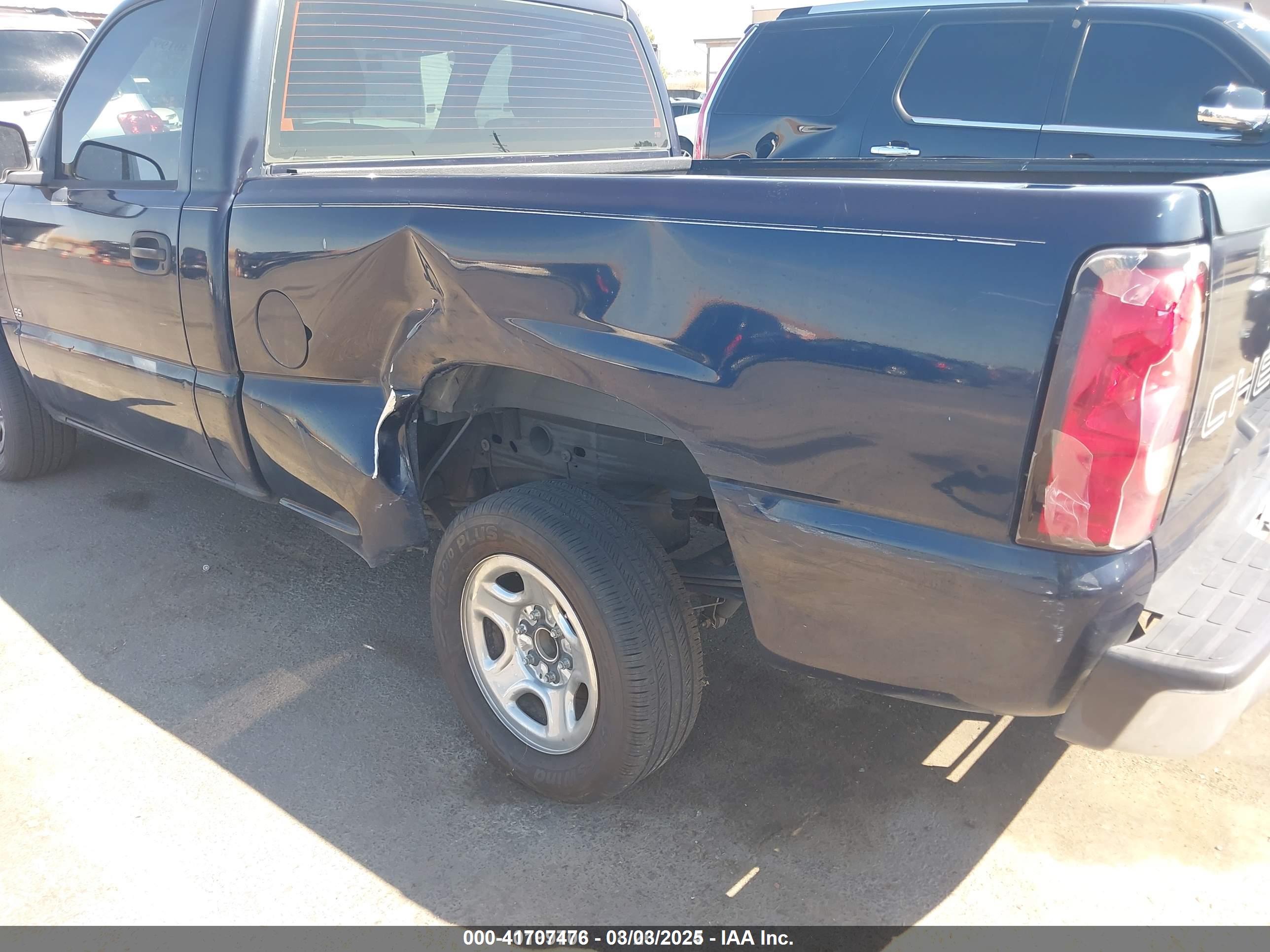CHEVROLET SILVERADO image 6