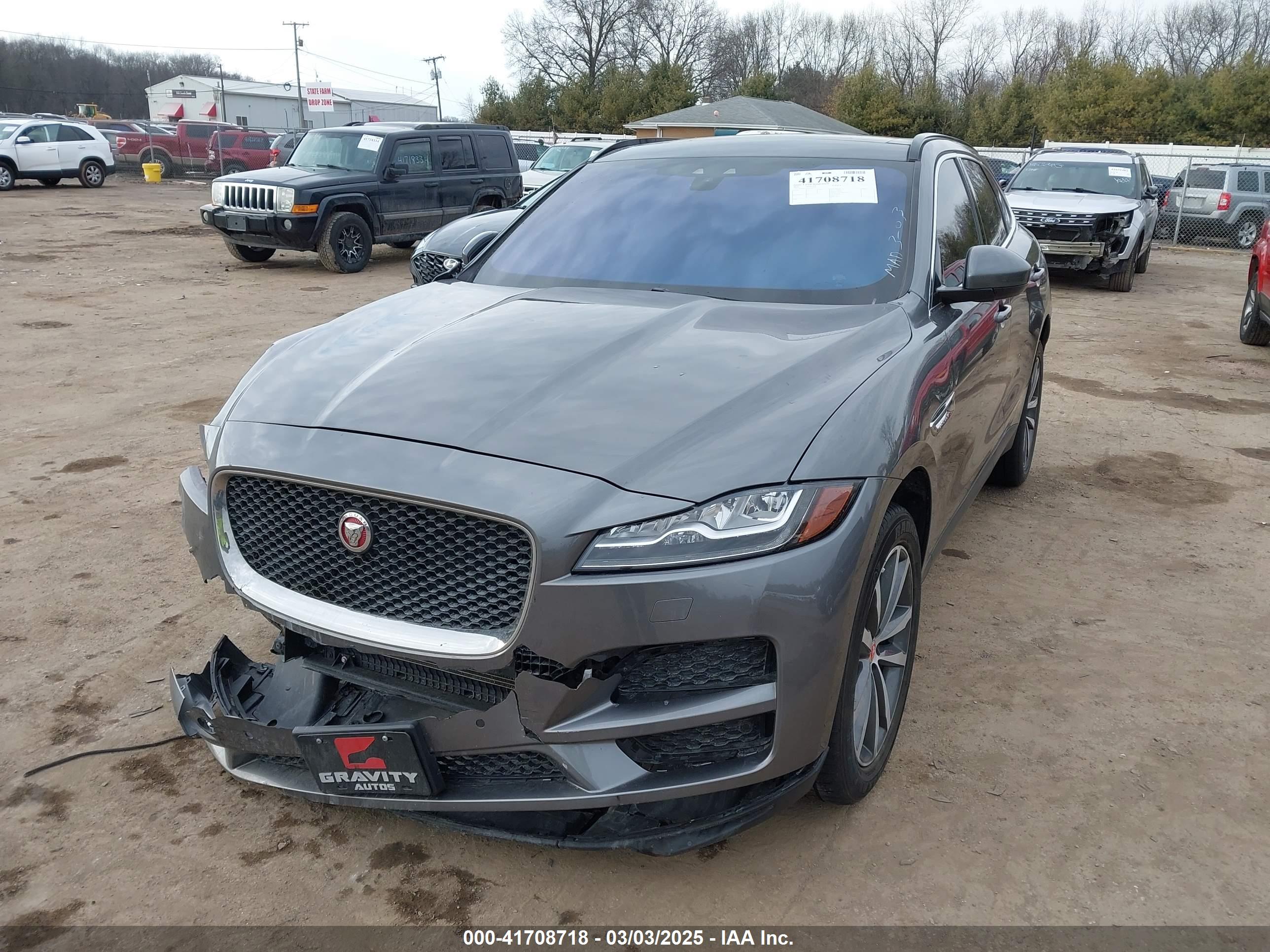 JAGUAR F-PACE image 2