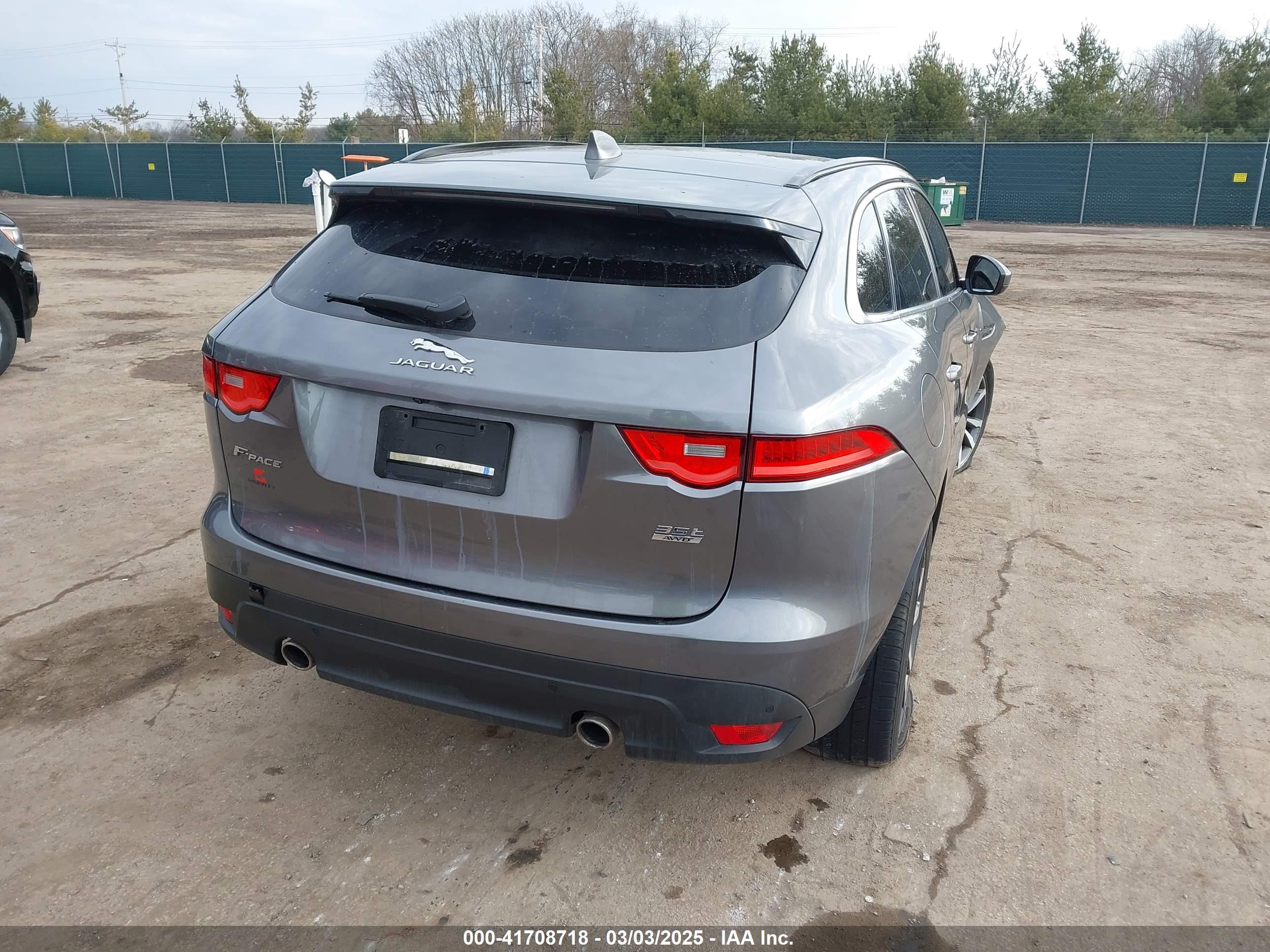 JAGUAR F-PACE image 4