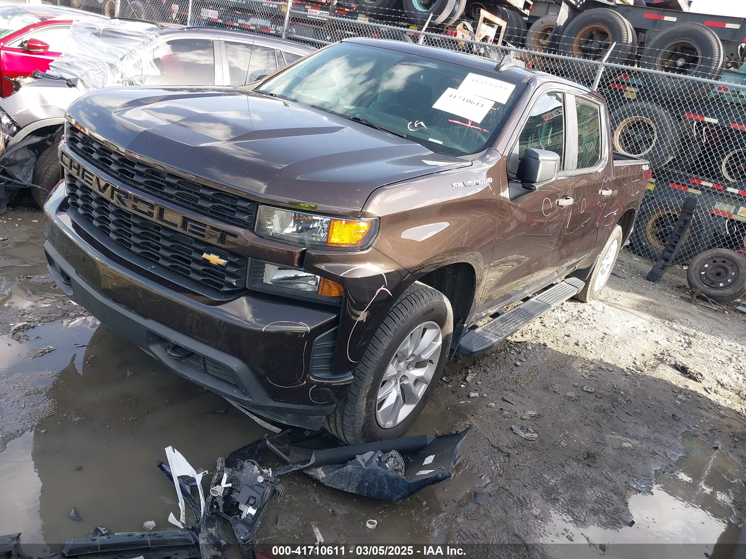 CHEVROLET SILVERADO image 2