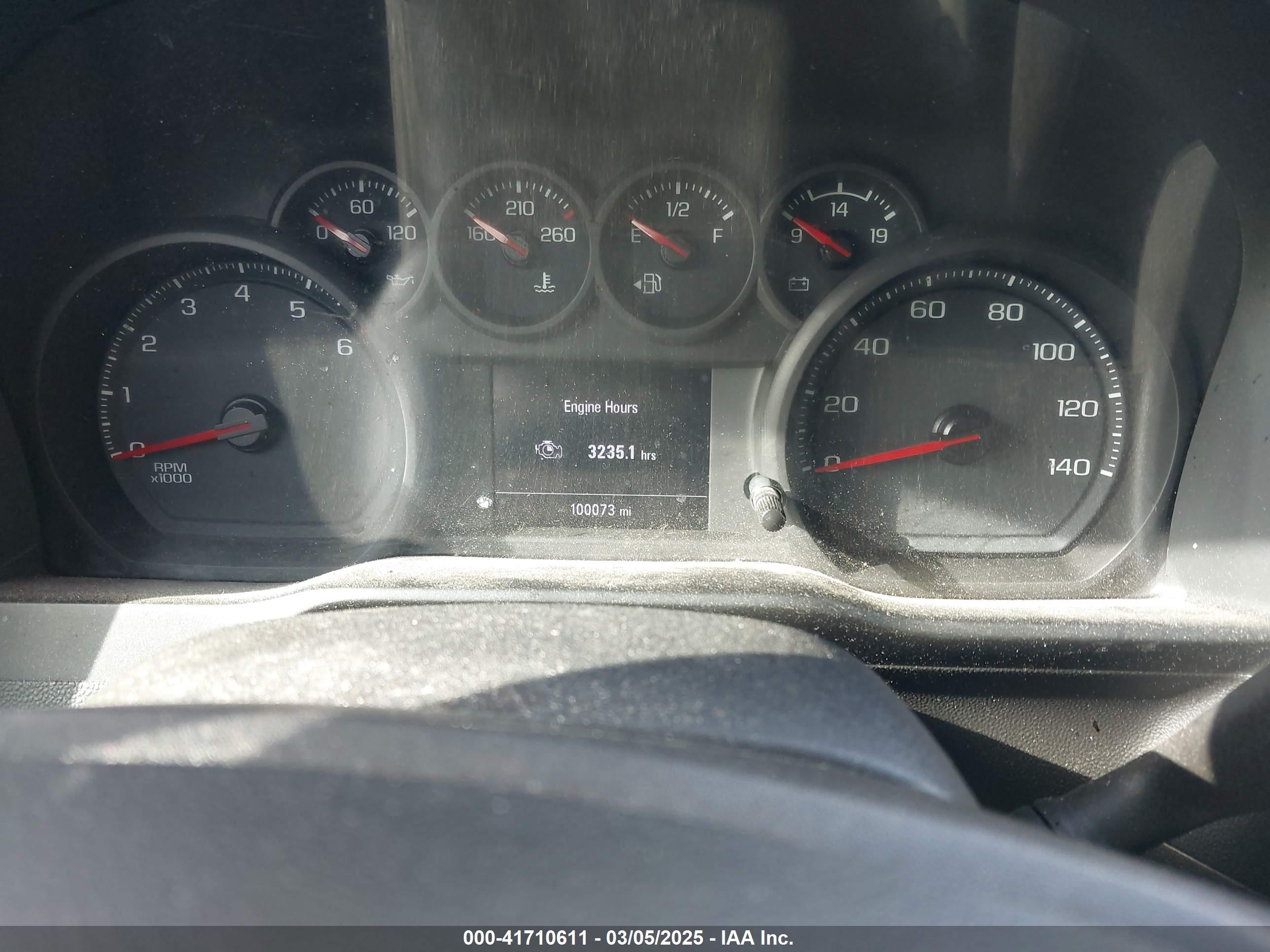CHEVROLET SILVERADO image 7