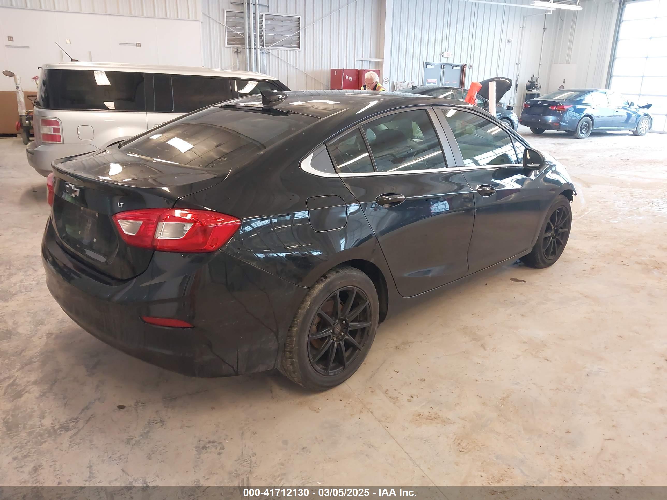 CHEVROLET CRUZE image 4