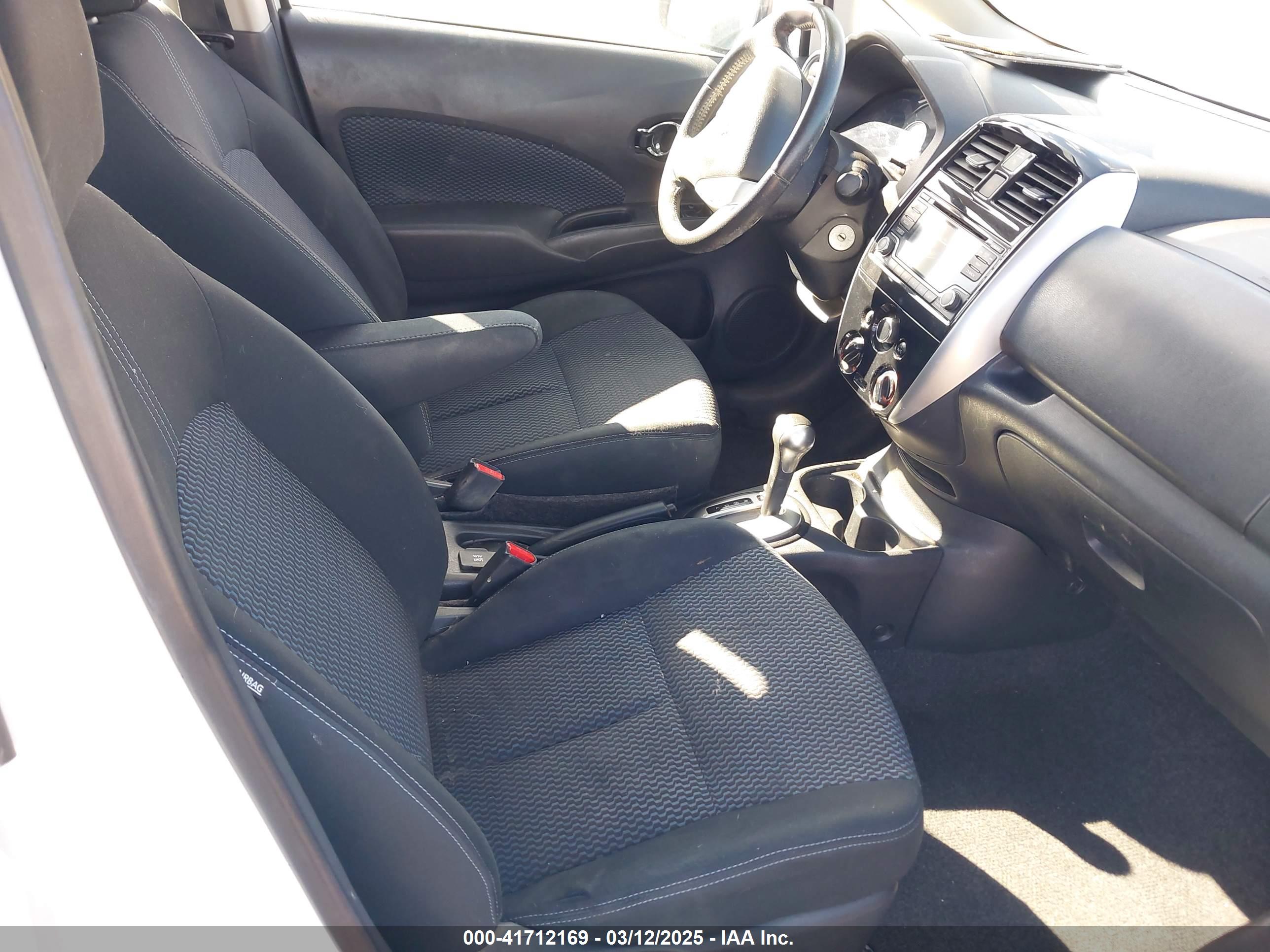 NISSAN VERSA image 5