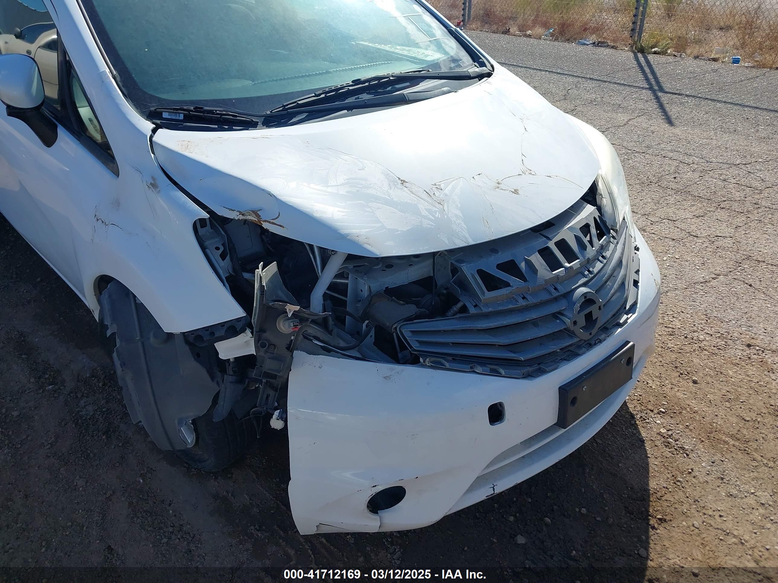 NISSAN VERSA image 6