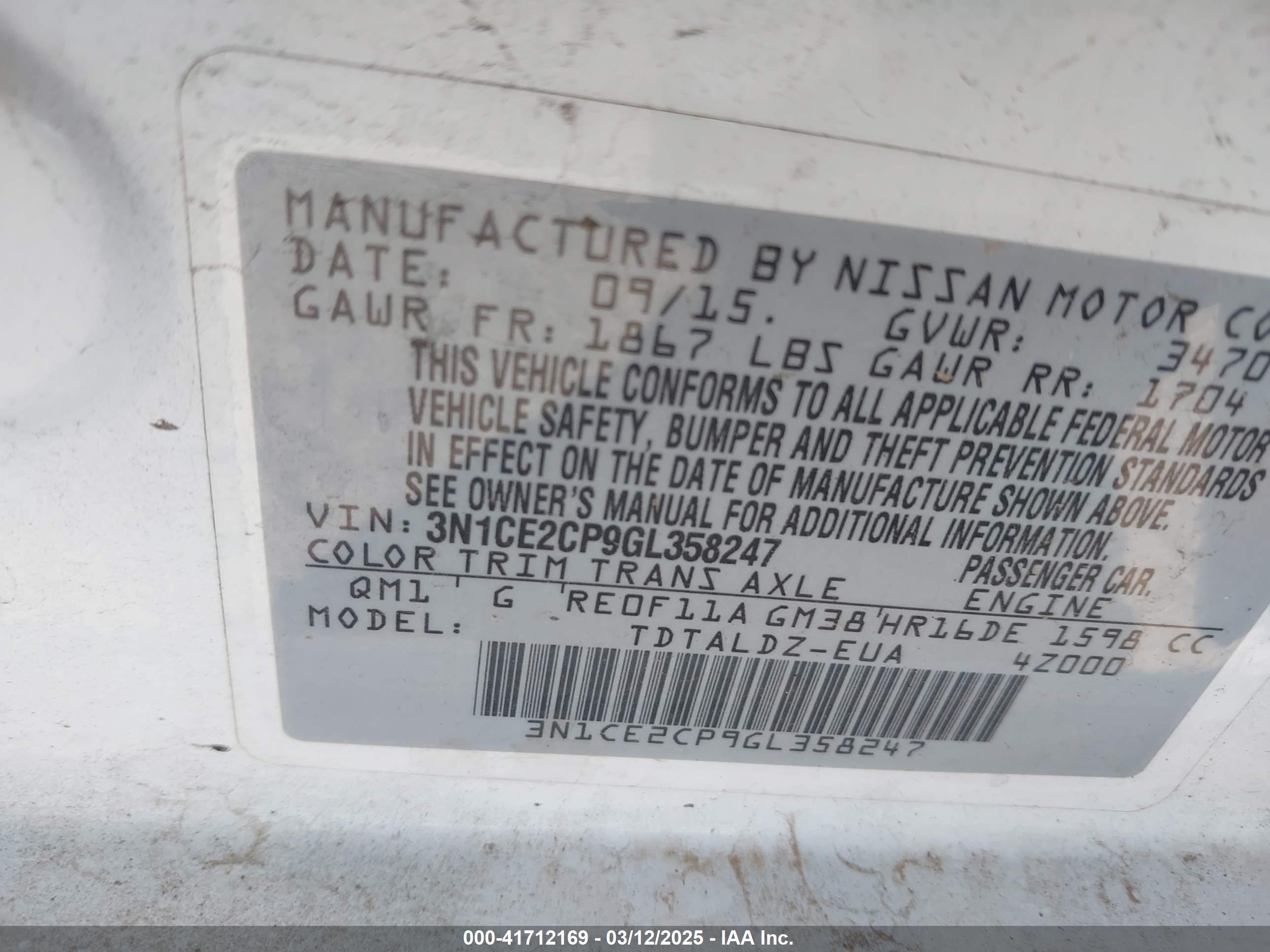 NISSAN VERSA image 9