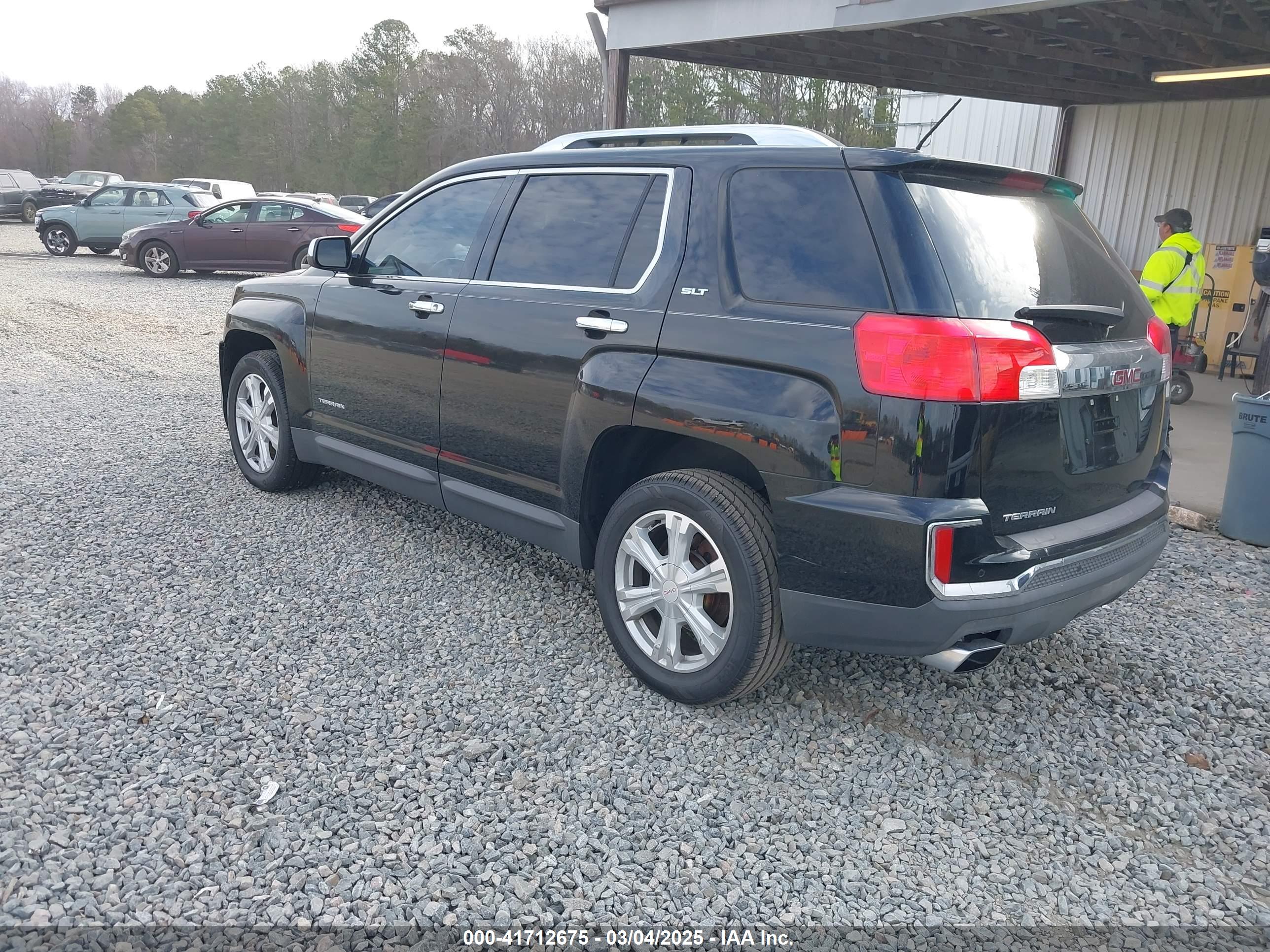 GMC TERRAIN image 3