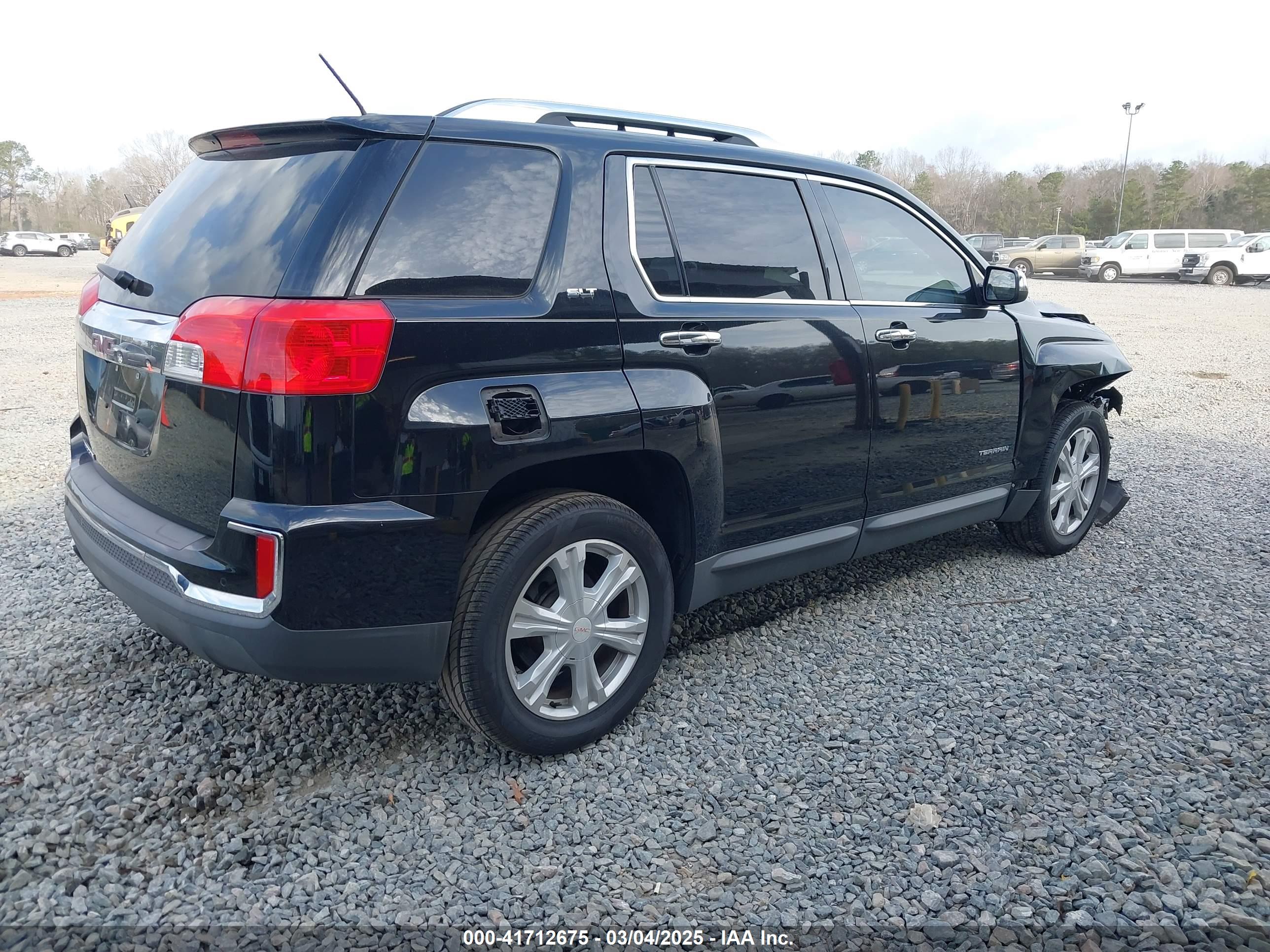 GMC TERRAIN image 4