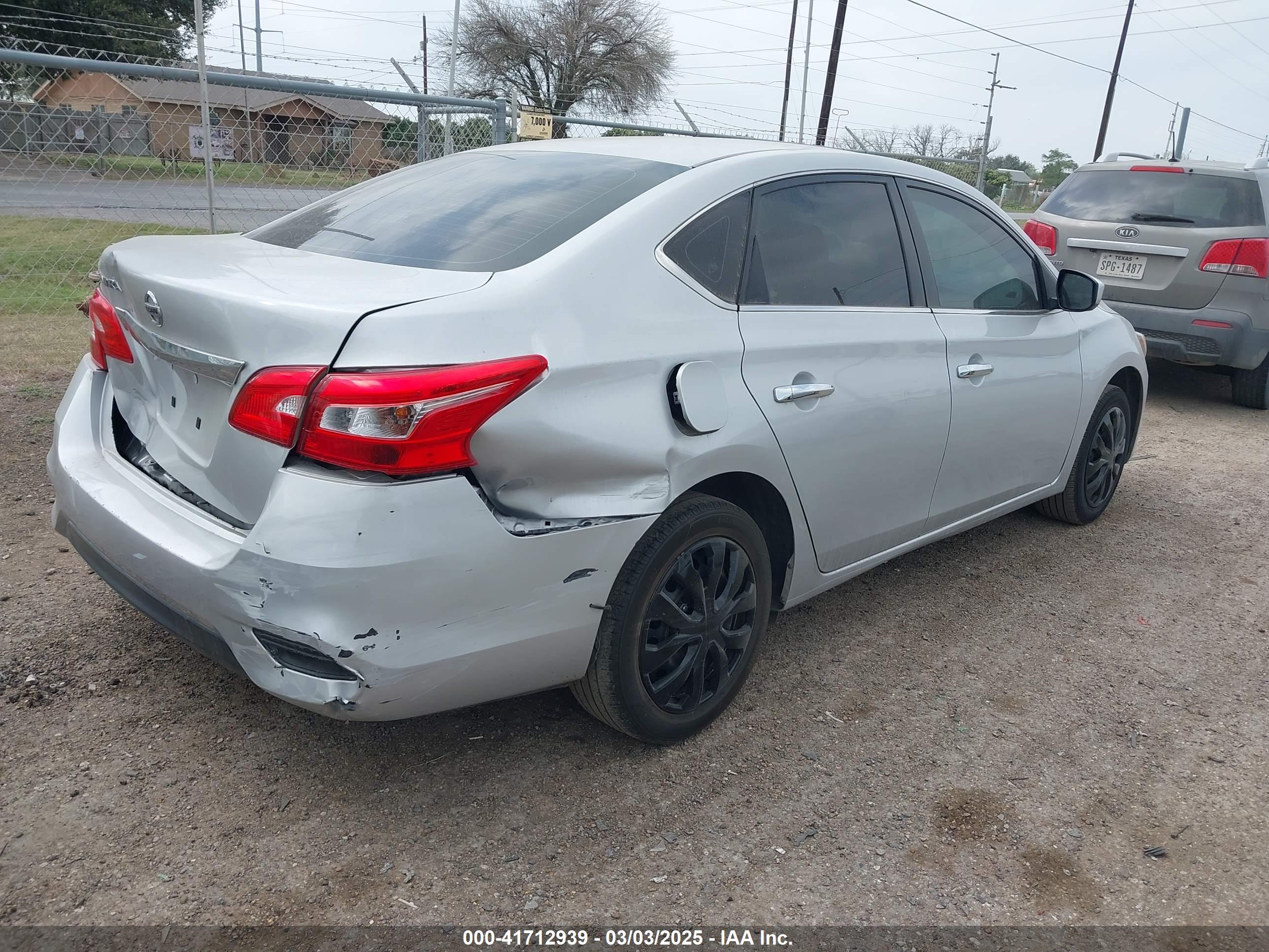NISSAN SENTRA image 4