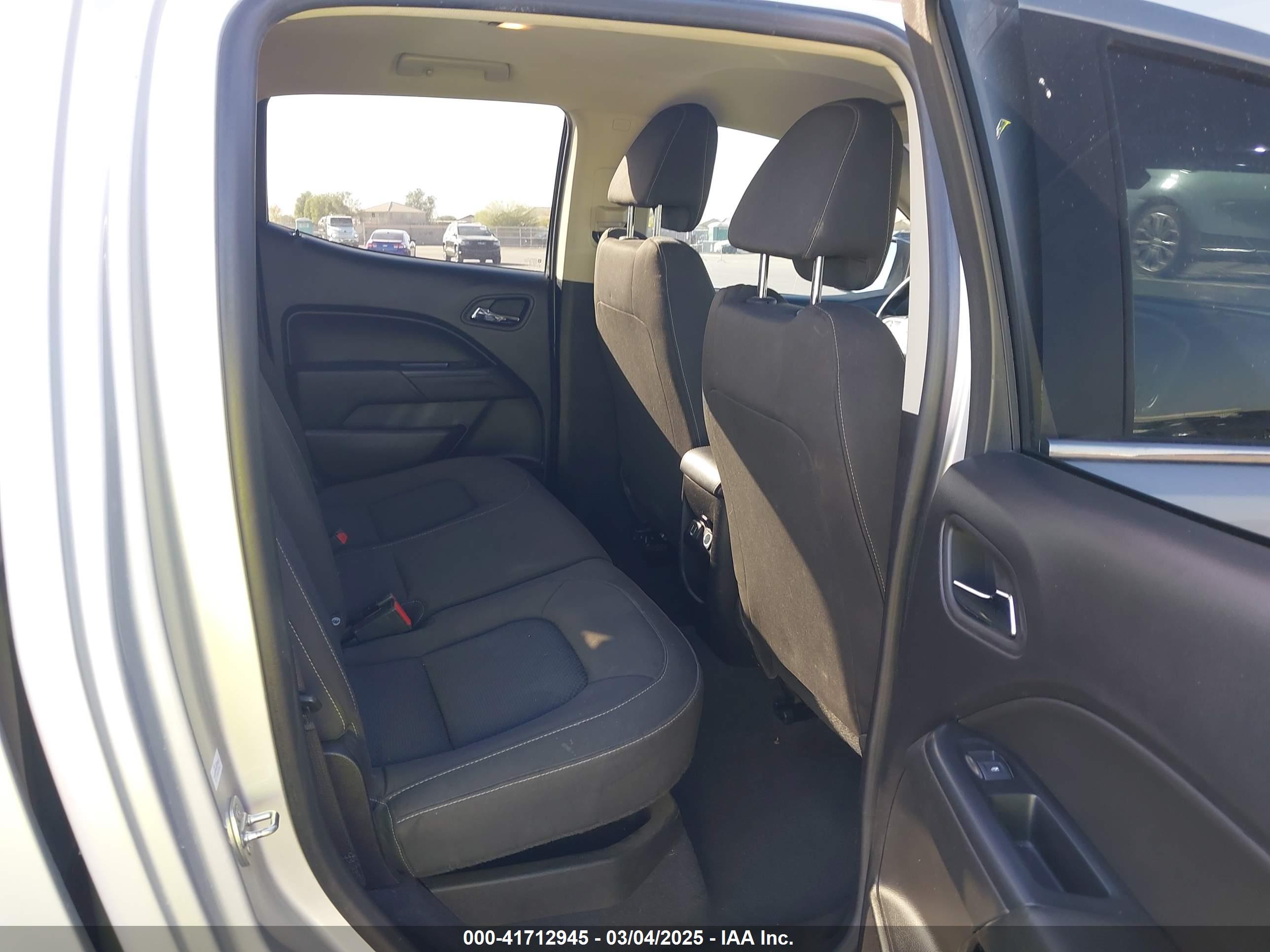 CHEVROLET COLORADO image 8