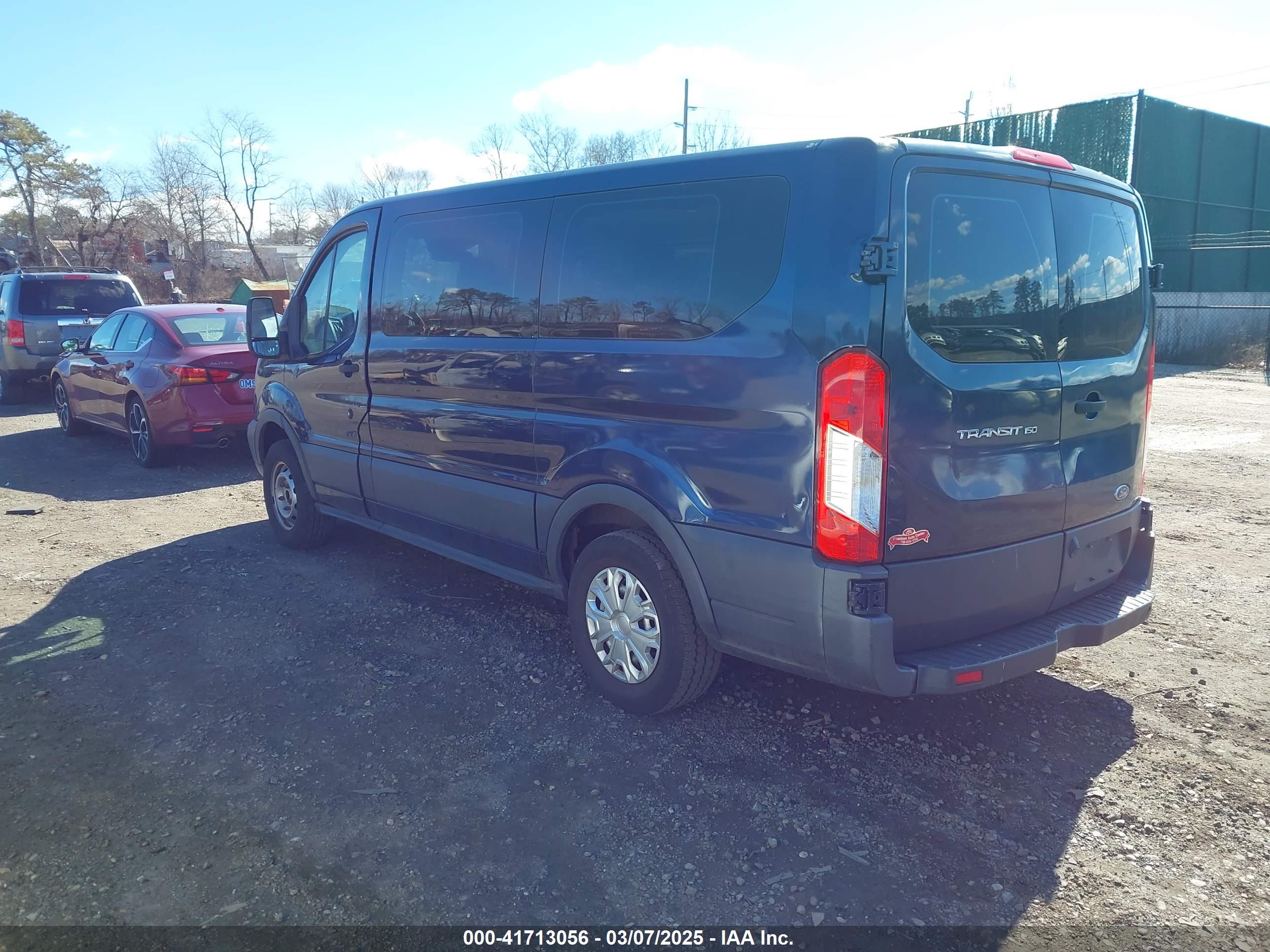 FORD TRANSIT-150 image 3