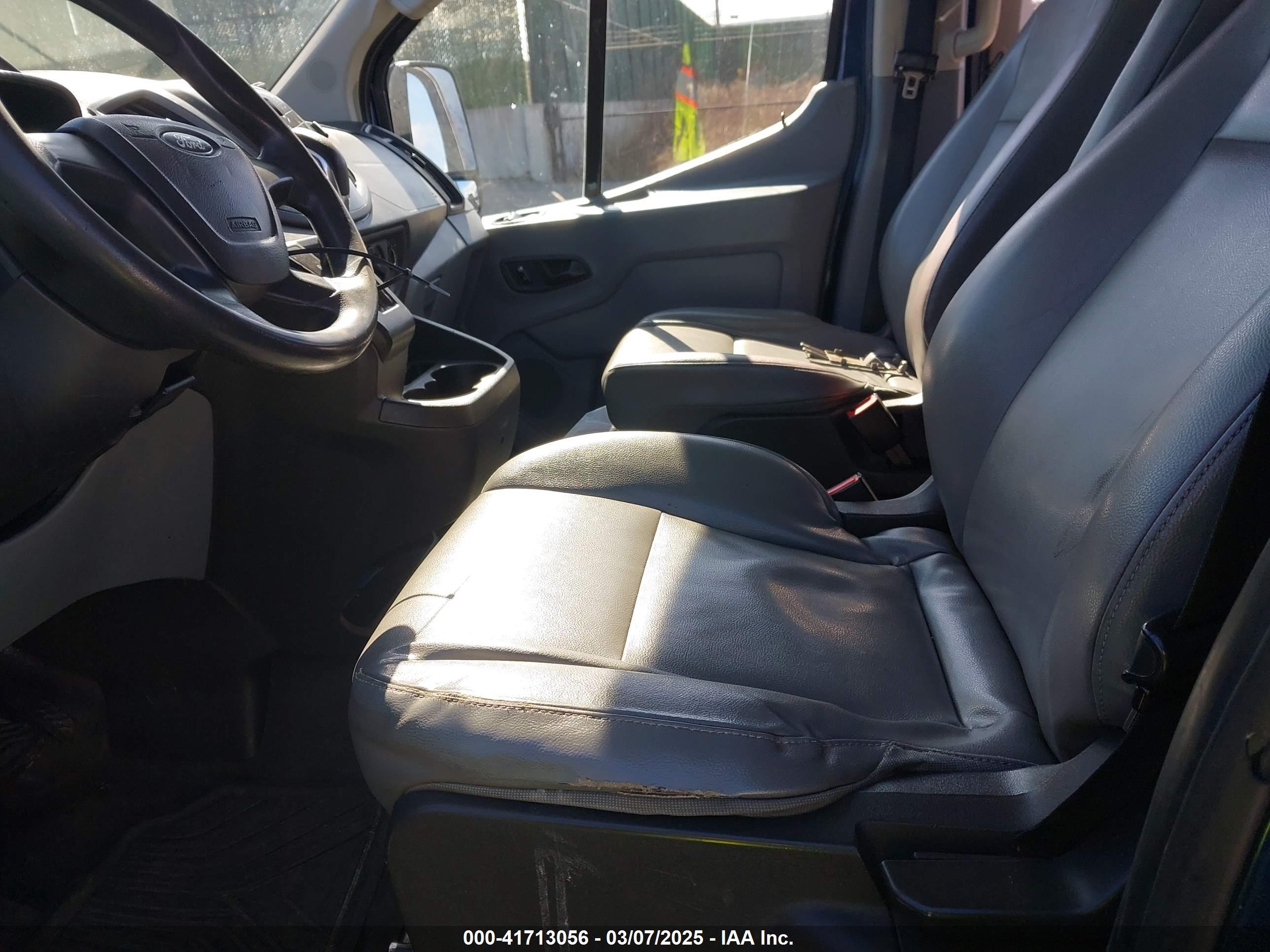 FORD TRANSIT-150 image 5