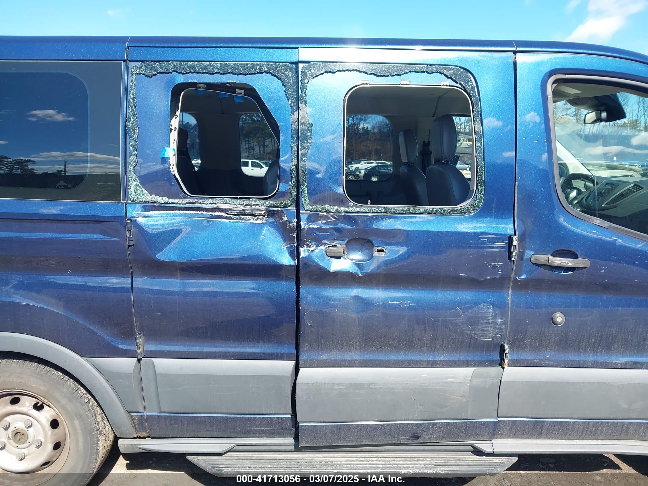 FORD TRANSIT-150 image 6