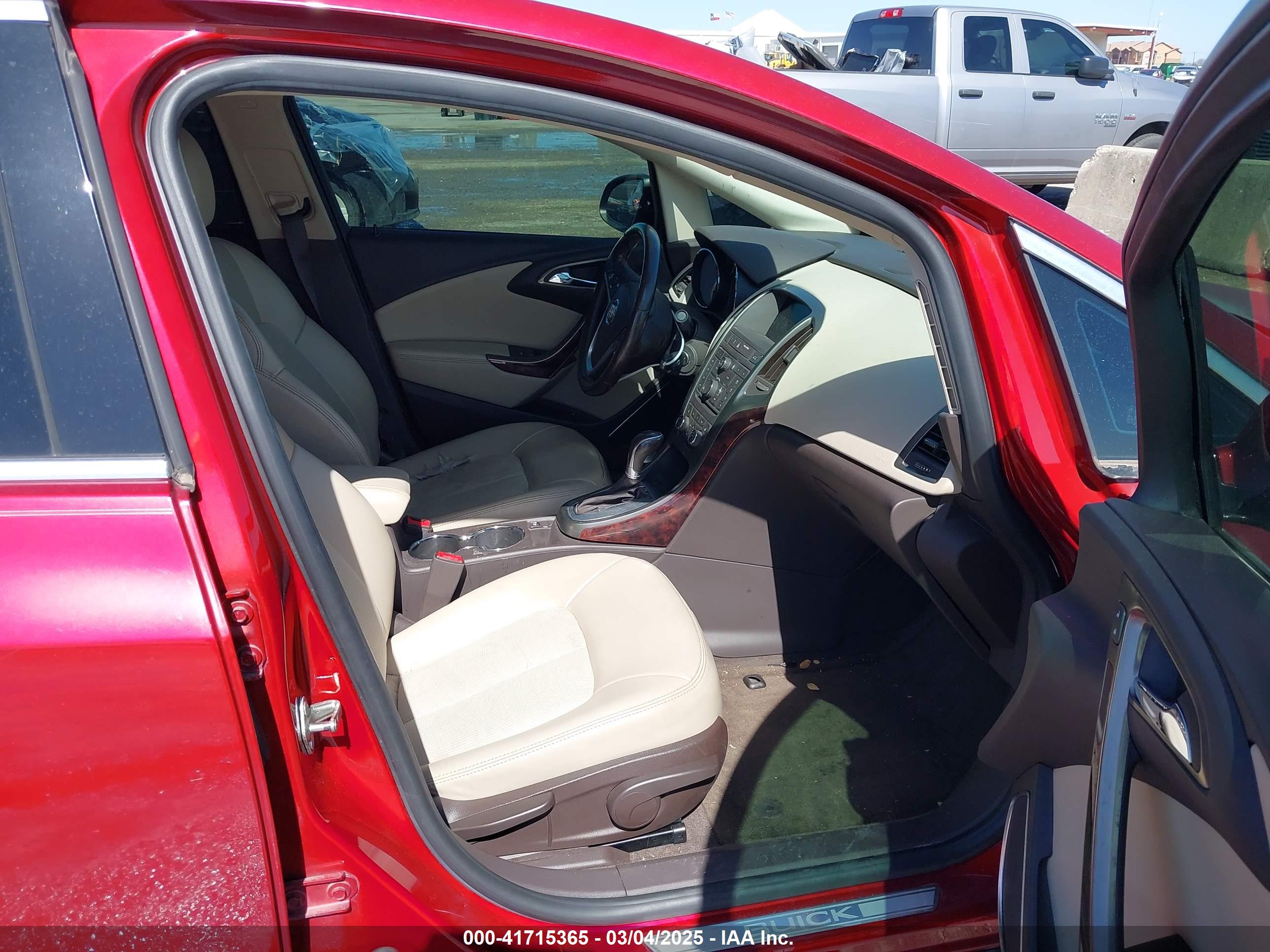 BUICK VERANO image 5