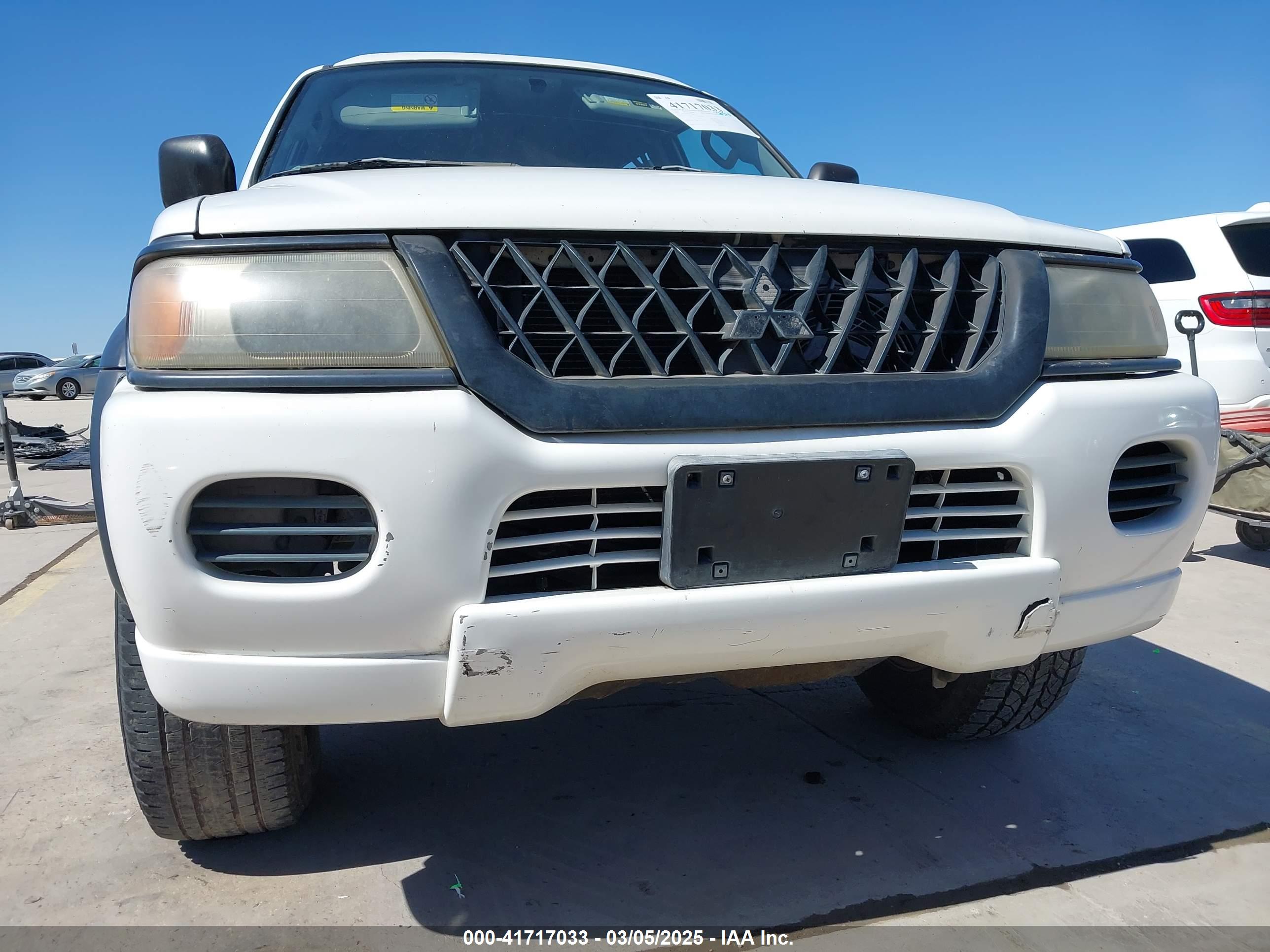 MITSUBISHI MONTERO image 6
