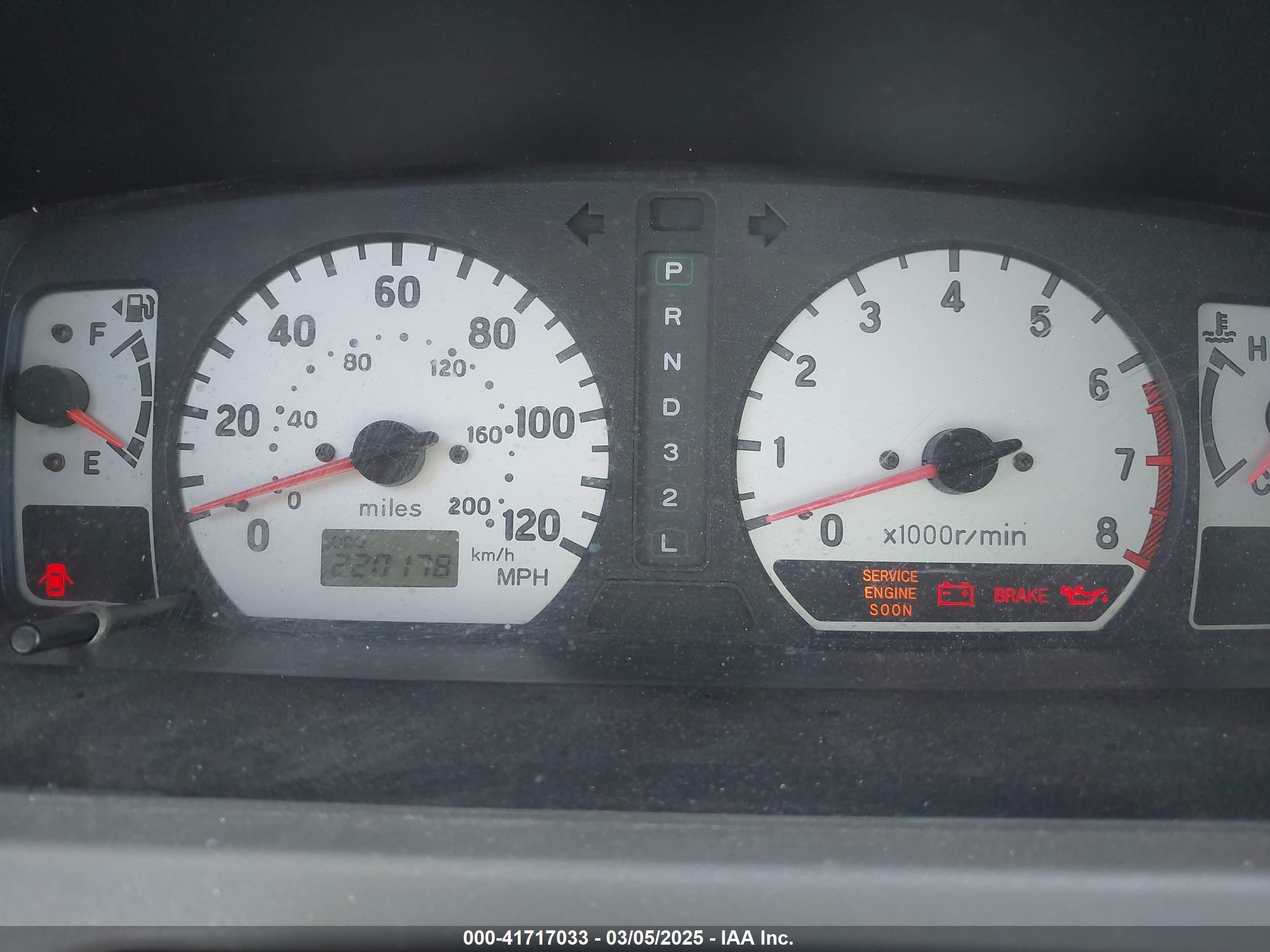 MITSUBISHI MONTERO image 7