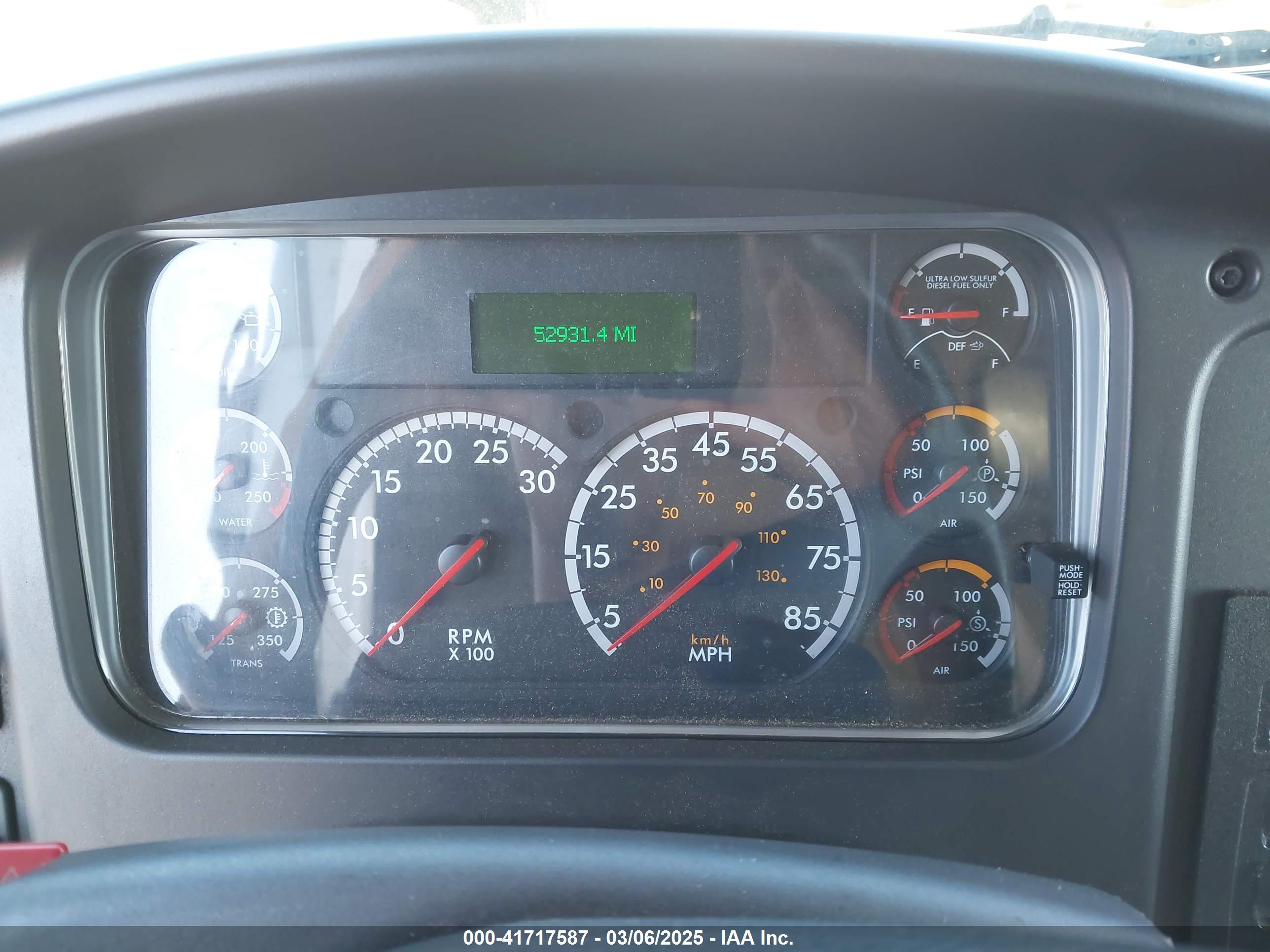 FREIGHTLINER M2 image 6