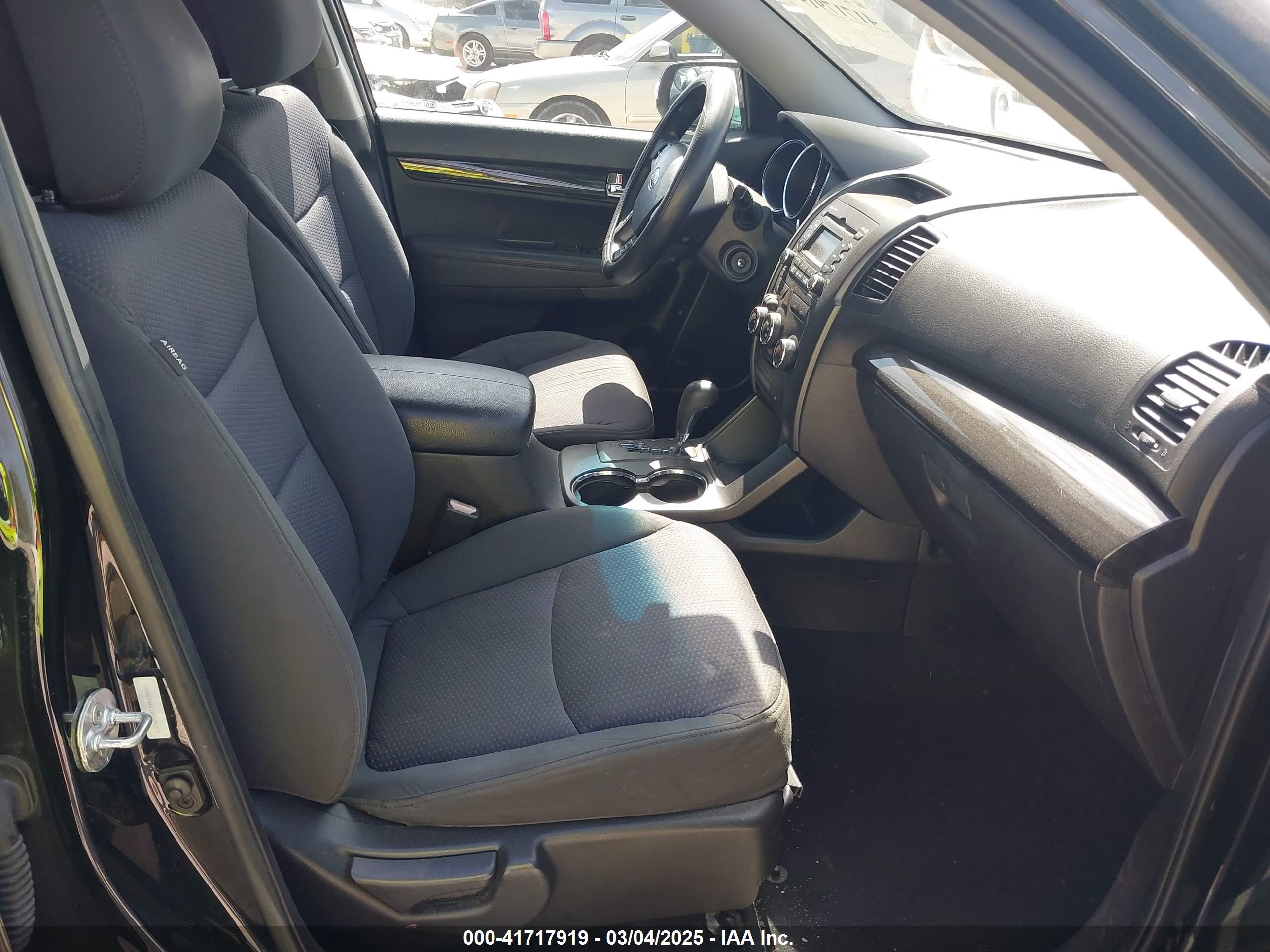 KIA SORENTO image 5