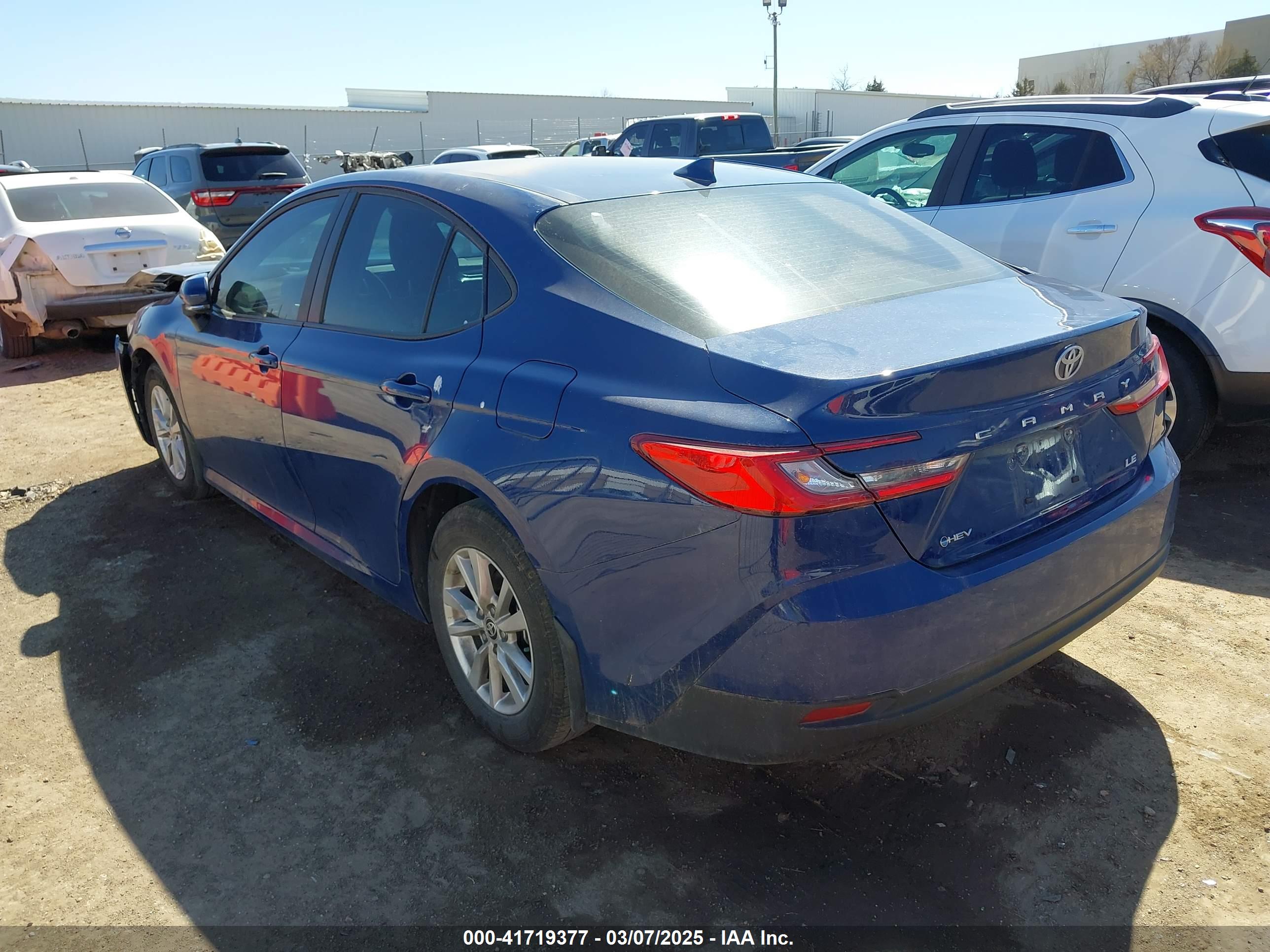 TOYOTA CAMRY image 3